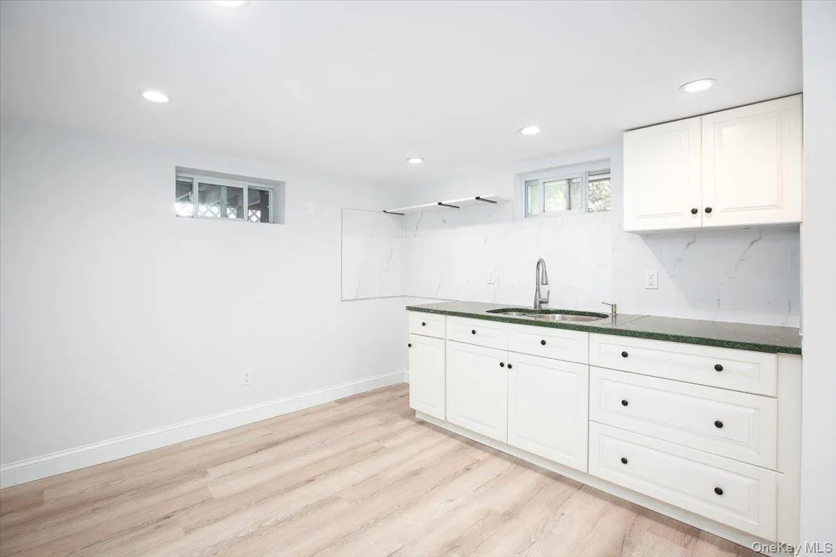310 Columbus Parkway, North Hempstead, NY, 3 Bedrooms Bedrooms, 9 Rooms Rooms,2 BathroomsBathrooms,Residential Lease,For Rent,Columbus,0,1023257 310 Columbus Parkway, North Hempstead, NY, 3 Bedrooms Bedrooms, 9 Rooms Rooms,2 BathroomsBathrooms,Residential Lease,For Rent,Columbus,0,1023257