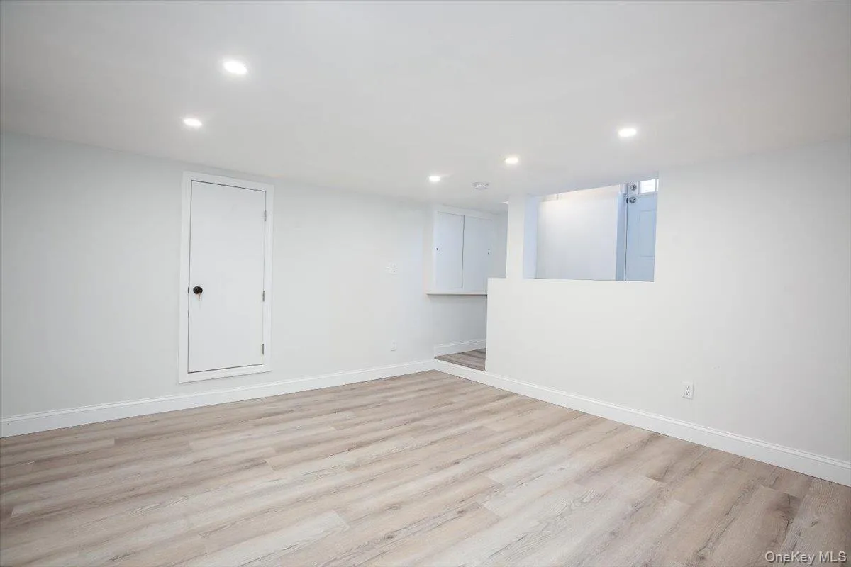 310 Columbus Parkway, North Hempstead, NY, 3 Bedrooms Bedrooms, 9 Rooms Rooms,2 BathroomsBathrooms,Residential Lease,For Rent,Columbus,0,1023257 310 Columbus Parkway, North Hempstead, NY, 3 Bedrooms Bedrooms, 9 Rooms Rooms,2 BathroomsBathrooms,Residential Lease,For Rent,Columbus,0,1023257