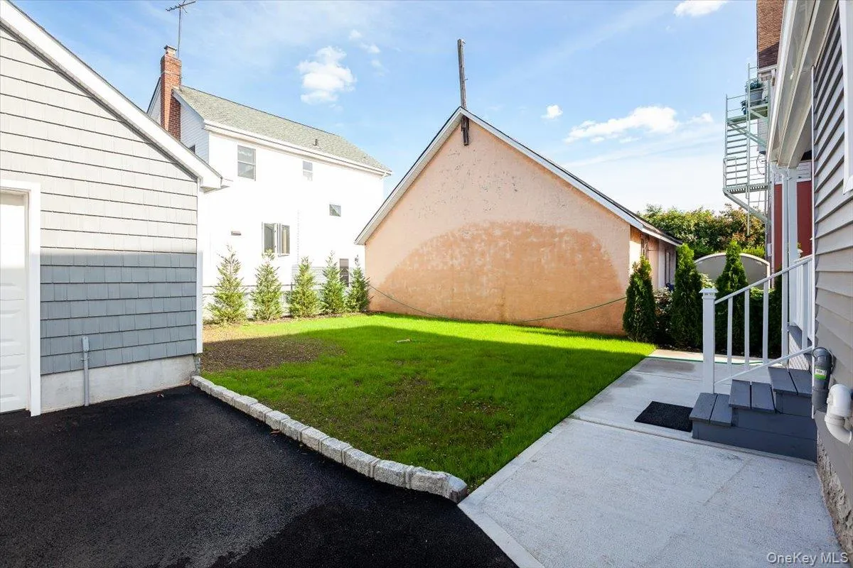 310 Columbus Parkway, North Hempstead, NY, 3 Bedrooms Bedrooms, 9 Rooms Rooms,2 BathroomsBathrooms,Residential Lease,For Rent,Columbus,0,1023257 310 Columbus Parkway, North Hempstead, NY, 3 Bedrooms Bedrooms, 9 Rooms Rooms,2 BathroomsBathrooms,Residential Lease,For Rent,Columbus,0,1023257