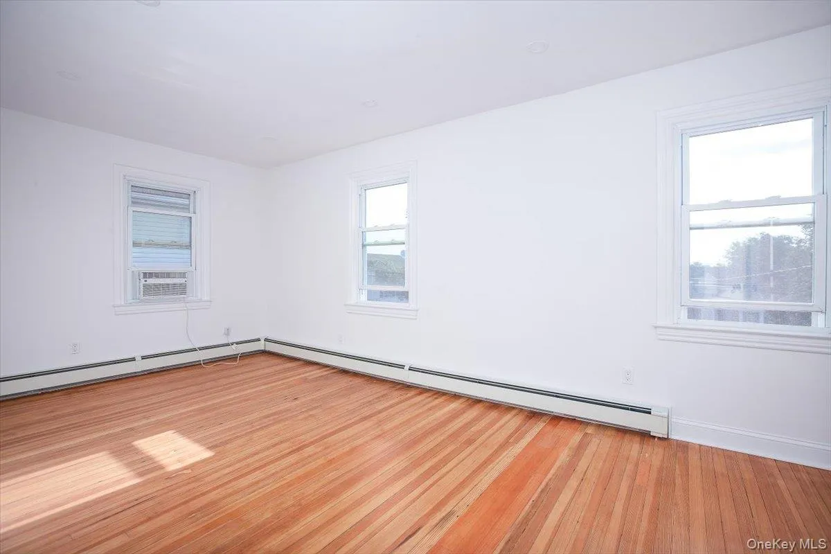 310 Columbus Parkway, North Hempstead, NY, 3 Bedrooms Bedrooms, 9 Rooms Rooms,2 BathroomsBathrooms,Residential Lease,For Rent,Columbus,0,1023257 310 Columbus Parkway, North Hempstead, NY, 3 Bedrooms Bedrooms, 9 Rooms Rooms,2 BathroomsBathrooms,Residential Lease,For Rent,Columbus,0,1023257