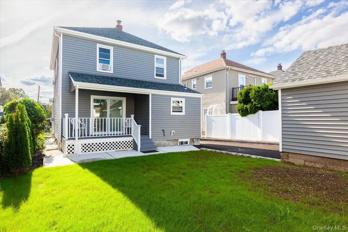 310 Columbus Parkway, North Hempstead, NY, 3 Bedrooms Bedrooms, 9 Rooms Rooms,2 BathroomsBathrooms,Residential Lease,For Rent,Columbus,0,1023257 310 Columbus Parkway, North Hempstead, NY, 3 Bedrooms Bedrooms, 9 Rooms Rooms,2 BathroomsBathrooms,Residential Lease,For Rent,Columbus,0,1023257
