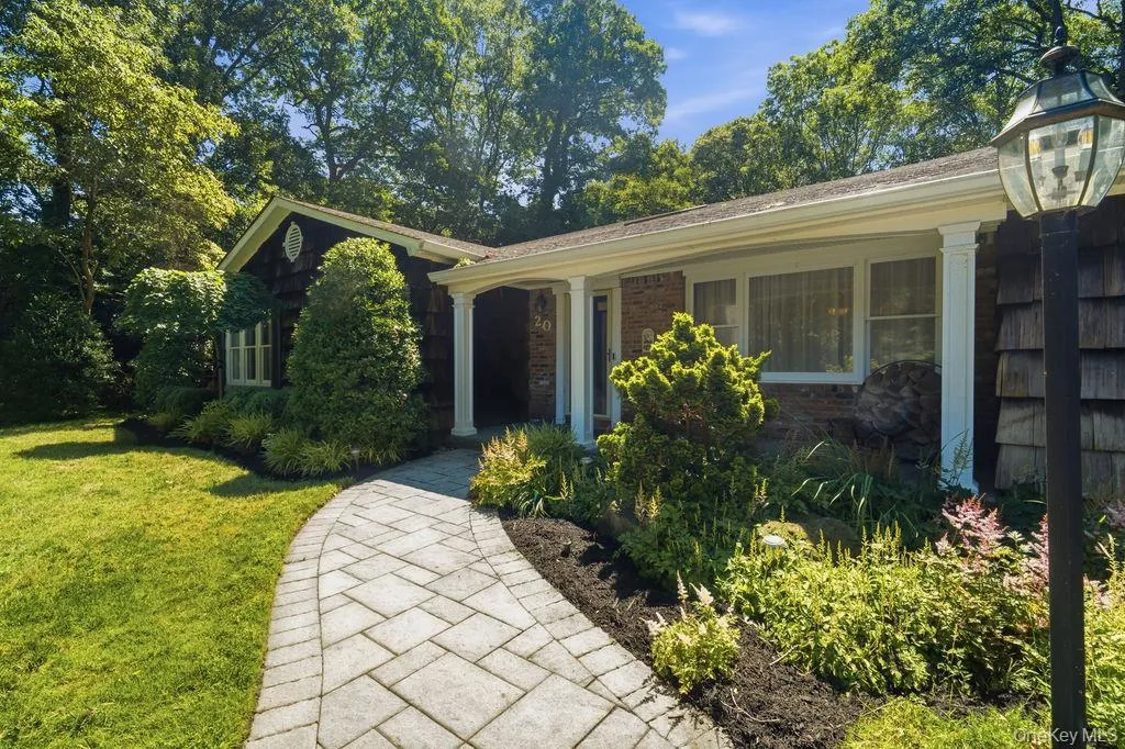 20 Oak Tree Drive, Smithtown, NY, 4 Bedrooms Bedrooms, 8 Rooms Rooms,3 BathroomsBathrooms,Residential,For Rent,Oak Tree,0,1023260 20 Oak Tree Drive, Smithtown, NY, 4 Bedrooms Bedrooms, 8 Rooms Rooms,3 BathroomsBathrooms,Residential,For Rent,Oak Tree,0,1023260