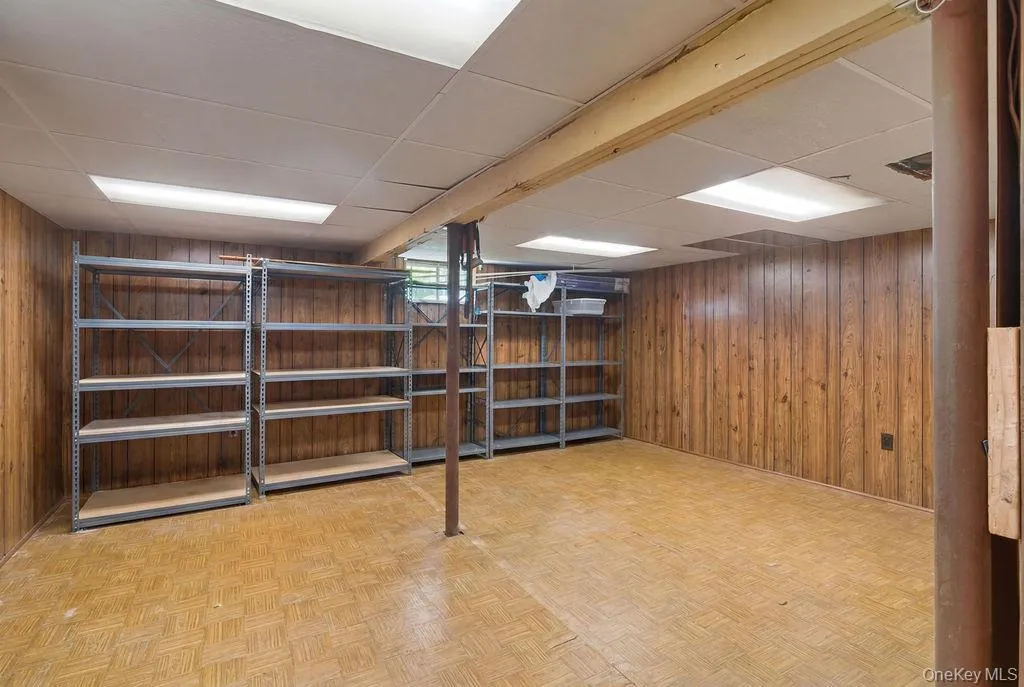 20 Oak Tree Drive, Smithtown, NY, 4 Bedrooms Bedrooms, 8 Rooms Rooms,3 BathroomsBathrooms,Residential,For Rent,Oak Tree,0,1023260 20 Oak Tree Drive, Smithtown, NY, 4 Bedrooms Bedrooms, 8 Rooms Rooms,3 BathroomsBathrooms,Residential,For Rent,Oak Tree,0,1023260