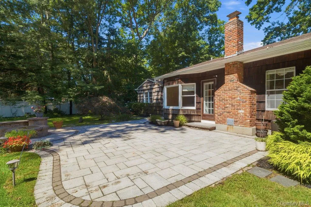 20 Oak Tree Drive, Smithtown, NY, 4 Bedrooms Bedrooms, 8 Rooms Rooms,3 BathroomsBathrooms,Residential,For Rent,Oak Tree,0,1023260 20 Oak Tree Drive, Smithtown, NY, 4 Bedrooms Bedrooms, 8 Rooms Rooms,3 BathroomsBathrooms,Residential,For Rent,Oak Tree,0,1023260