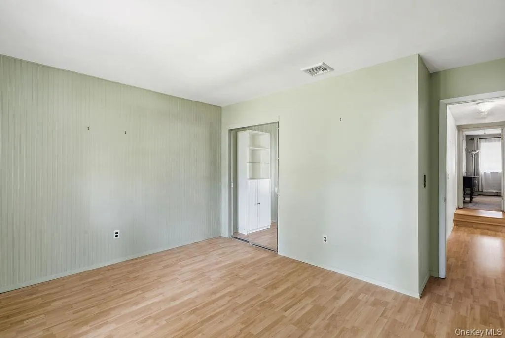 20 Oak Tree Drive, Smithtown, NY, 4 Bedrooms Bedrooms, 8 Rooms Rooms,3 BathroomsBathrooms,Residential,For Rent,Oak Tree,0,1023260 20 Oak Tree Drive, Smithtown, NY, 4 Bedrooms Bedrooms, 8 Rooms Rooms,3 BathroomsBathrooms,Residential,For Rent,Oak Tree,0,1023260