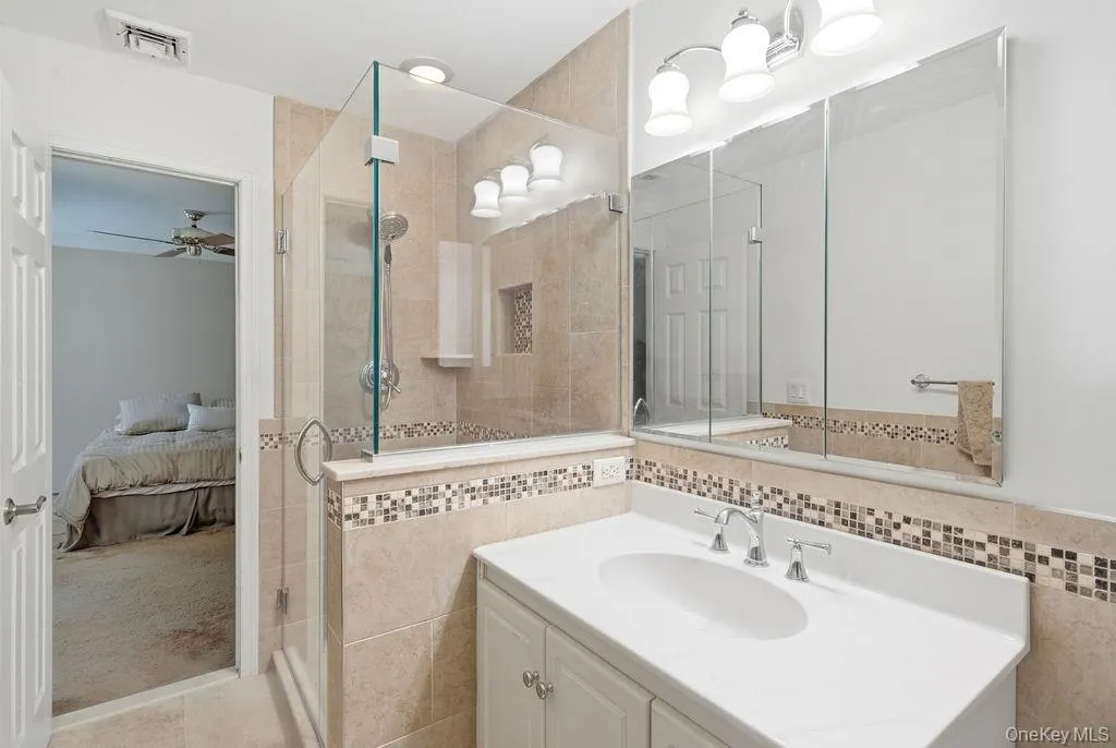 20 Oak Tree Drive, Smithtown, NY, 4 Bedrooms Bedrooms, 8 Rooms Rooms,3 BathroomsBathrooms,Residential,For Rent,Oak Tree,0,1023260 20 Oak Tree Drive, Smithtown, NY, 4 Bedrooms Bedrooms, 8 Rooms Rooms,3 BathroomsBathrooms,Residential,For Rent,Oak Tree,0,1023260