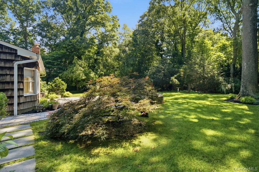 20 Oak Tree Drive, Smithtown, NY, 4 Bedrooms Bedrooms, 8 Rooms Rooms,3 BathroomsBathrooms,Residential,For Rent,Oak Tree,0,1023260 20 Oak Tree Drive, Smithtown, NY, 4 Bedrooms Bedrooms, 8 Rooms Rooms,3 BathroomsBathrooms,Residential,For Rent,Oak Tree,0,1023260