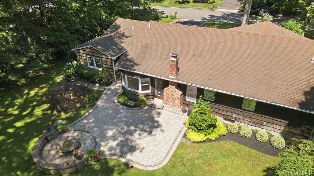 20 Oak Tree Drive, Smithtown, NY, 4 Bedrooms Bedrooms, 8 Rooms Rooms,3 BathroomsBathrooms,Residential,For Rent,Oak Tree,0,1023260 20 Oak Tree Drive, Smithtown, NY, 4 Bedrooms Bedrooms, 8 Rooms Rooms,3 BathroomsBathrooms,Residential,For Rent,Oak Tree,0,1023260
