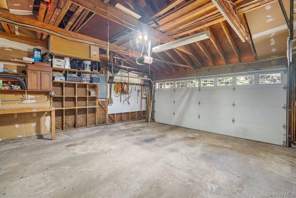 20 Oak Tree Drive, Smithtown, NY, 4 Bedrooms Bedrooms, 8 Rooms Rooms,3 BathroomsBathrooms,Residential,For Rent,Oak Tree,0,1023260 20 Oak Tree Drive, Smithtown, NY, 4 Bedrooms Bedrooms, 8 Rooms Rooms,3 BathroomsBathrooms,Residential,For Rent,Oak Tree,0,1023260