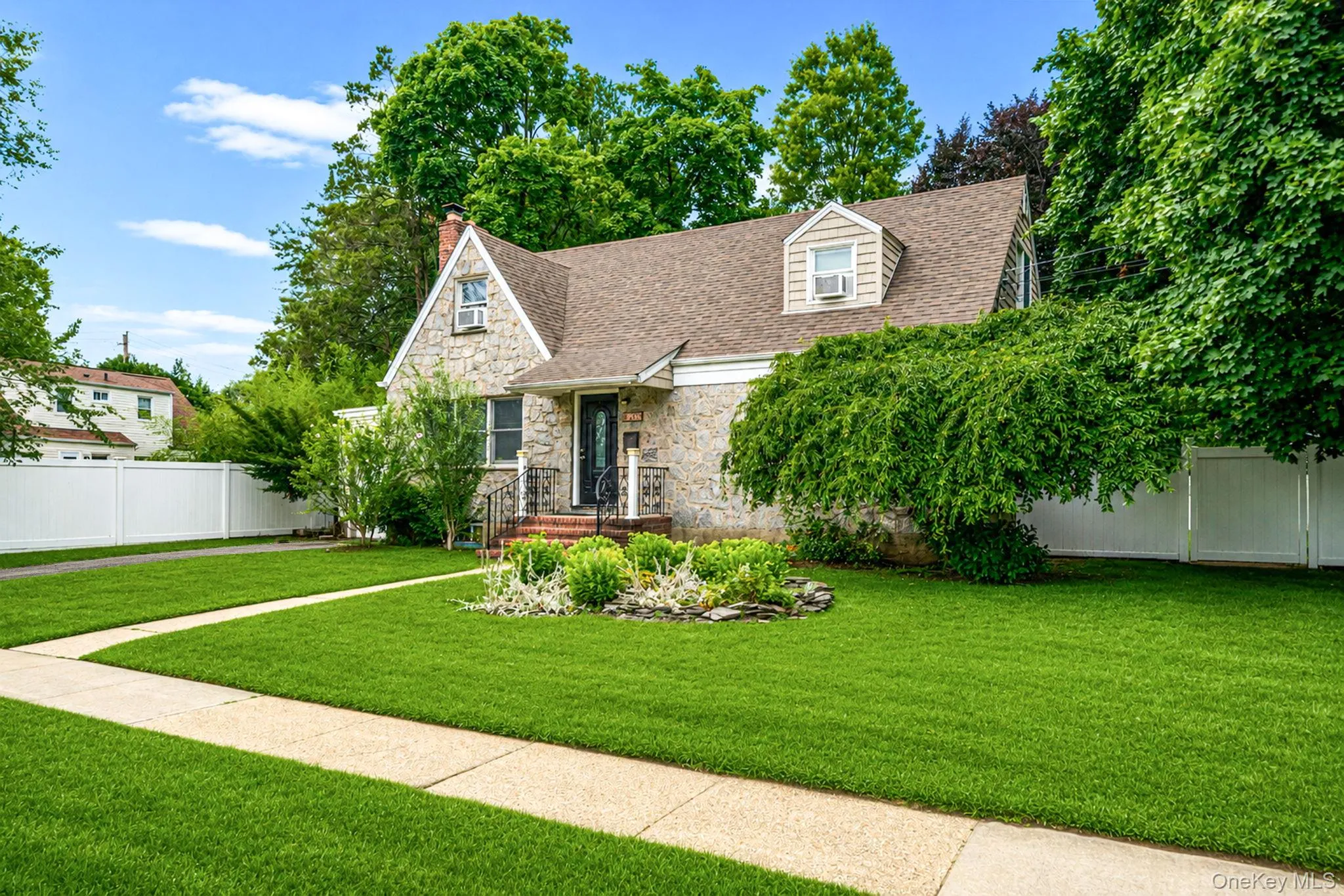 453 Dartmouth Street, Hempstead, NY, 4 Bedrooms Bedrooms, 8 Rooms Rooms,2 BathroomsBathrooms,Residential,For Rent,Dartmouth,0,1023261 453 Dartmouth Street, Hempstead, NY, 4 Bedrooms Bedrooms, 8 Rooms Rooms,2 BathroomsBathrooms,Residential,For Rent,Dartmouth,0,1023261
