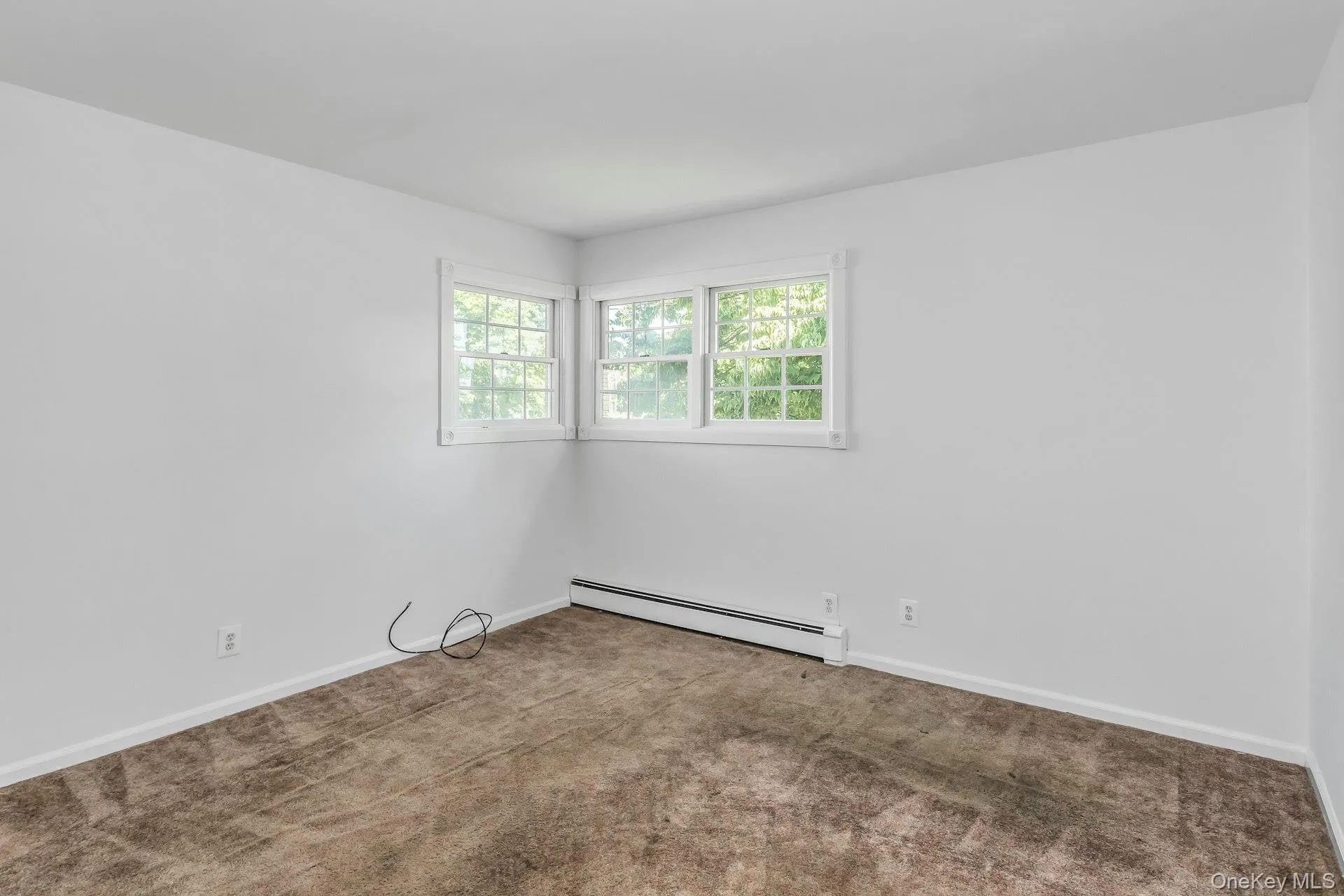 14 Prade Lane, Oyster Bay, NY, 4 Bedrooms Bedrooms, 7 Rooms Rooms,2 BathroomsBathrooms,Residential,For Rent,Prade,0,1023262 14 Prade Lane, Oyster Bay, NY, 4 Bedrooms Bedrooms, 7 Rooms Rooms,2 BathroomsBathrooms,Residential,For Rent,Prade,0,1023262