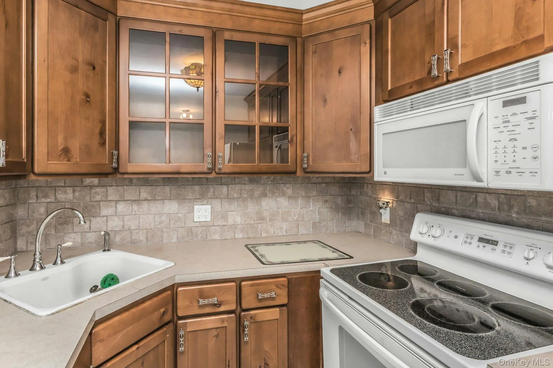 14 Prade Lane, Oyster Bay, NY, 4 Bedrooms Bedrooms, 7 Rooms Rooms,2 BathroomsBathrooms,Residential,For Rent,Prade,0,1023262 14 Prade Lane, Oyster Bay, NY, 4 Bedrooms Bedrooms, 7 Rooms Rooms,2 BathroomsBathrooms,Residential,For Rent,Prade,0,1023262