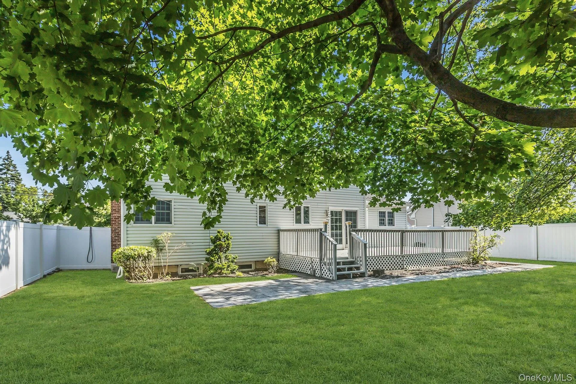 14 Prade Lane, Oyster Bay, NY, 4 Bedrooms Bedrooms, 7 Rooms Rooms,2 BathroomsBathrooms,Residential,For Rent,Prade,0,1023262 14 Prade Lane, Oyster Bay, NY, 4 Bedrooms Bedrooms, 7 Rooms Rooms,2 BathroomsBathrooms,Residential,For Rent,Prade,0,1023262