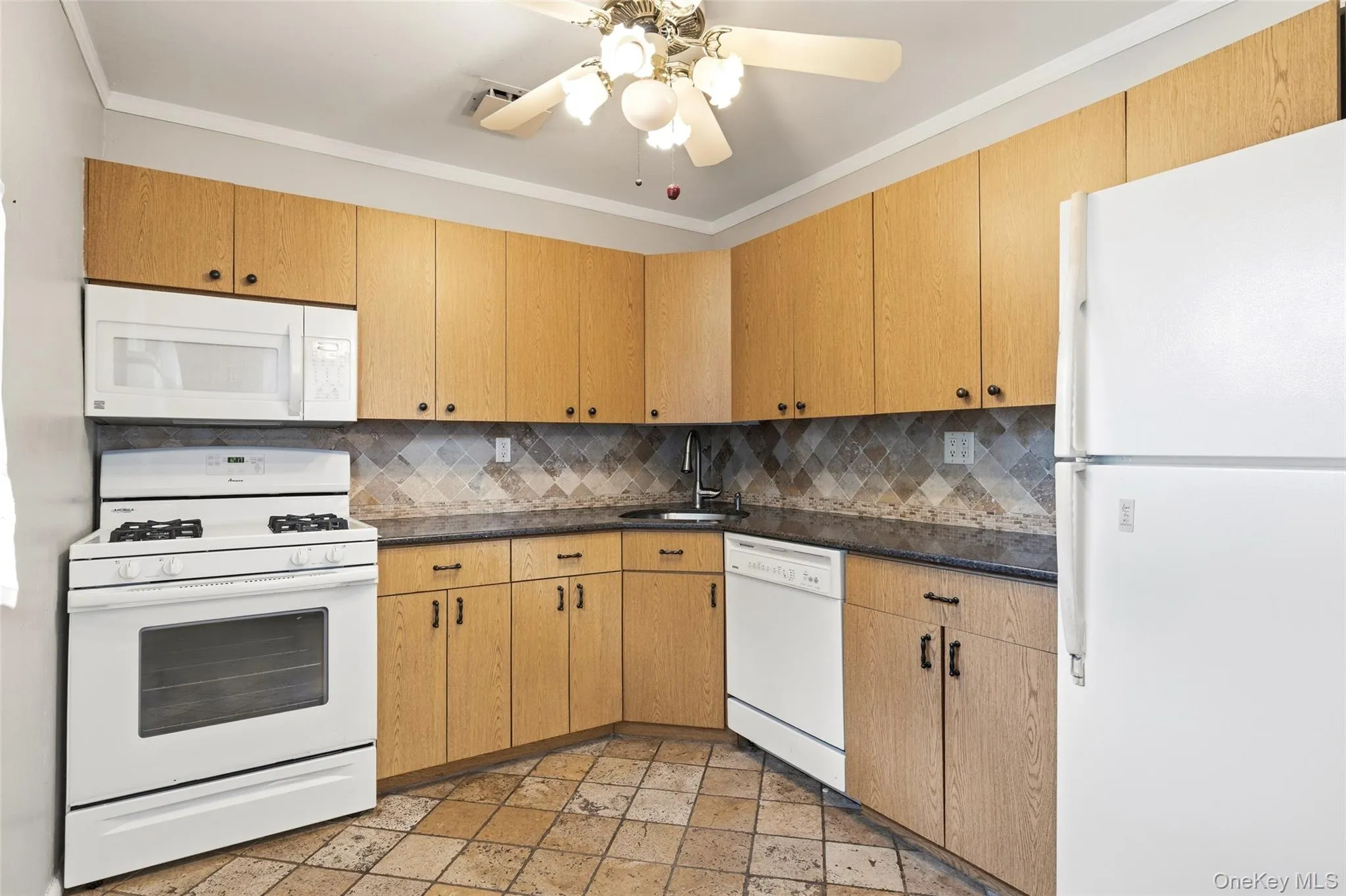 3902 Clove Court, Hempstead, NY, 3 Bedrooms Bedrooms, 6 Rooms Rooms,2 BathroomsBathrooms,Residential,For Rent,Clove,0,1023265 3902 Clove Court, Hempstead, NY, 3 Bedrooms Bedrooms, 6 Rooms Rooms,2 BathroomsBathrooms,Residential,For Rent,Clove,0,1023265