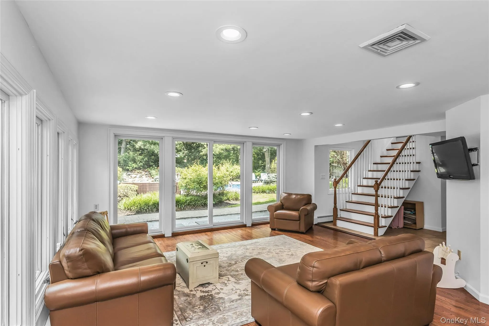 39 Kennedy Drive, Oyster Bay, NY, 7 Bedrooms Bedrooms, 14 Rooms Rooms,4 BathroomsBathrooms,Residential,For Rent,Kennedy,0,1023275 39 Kennedy Drive, Oyster Bay, NY, 7 Bedrooms Bedrooms, 14 Rooms Rooms,4 BathroomsBathrooms,Residential,For Rent,Kennedy,0,1023275