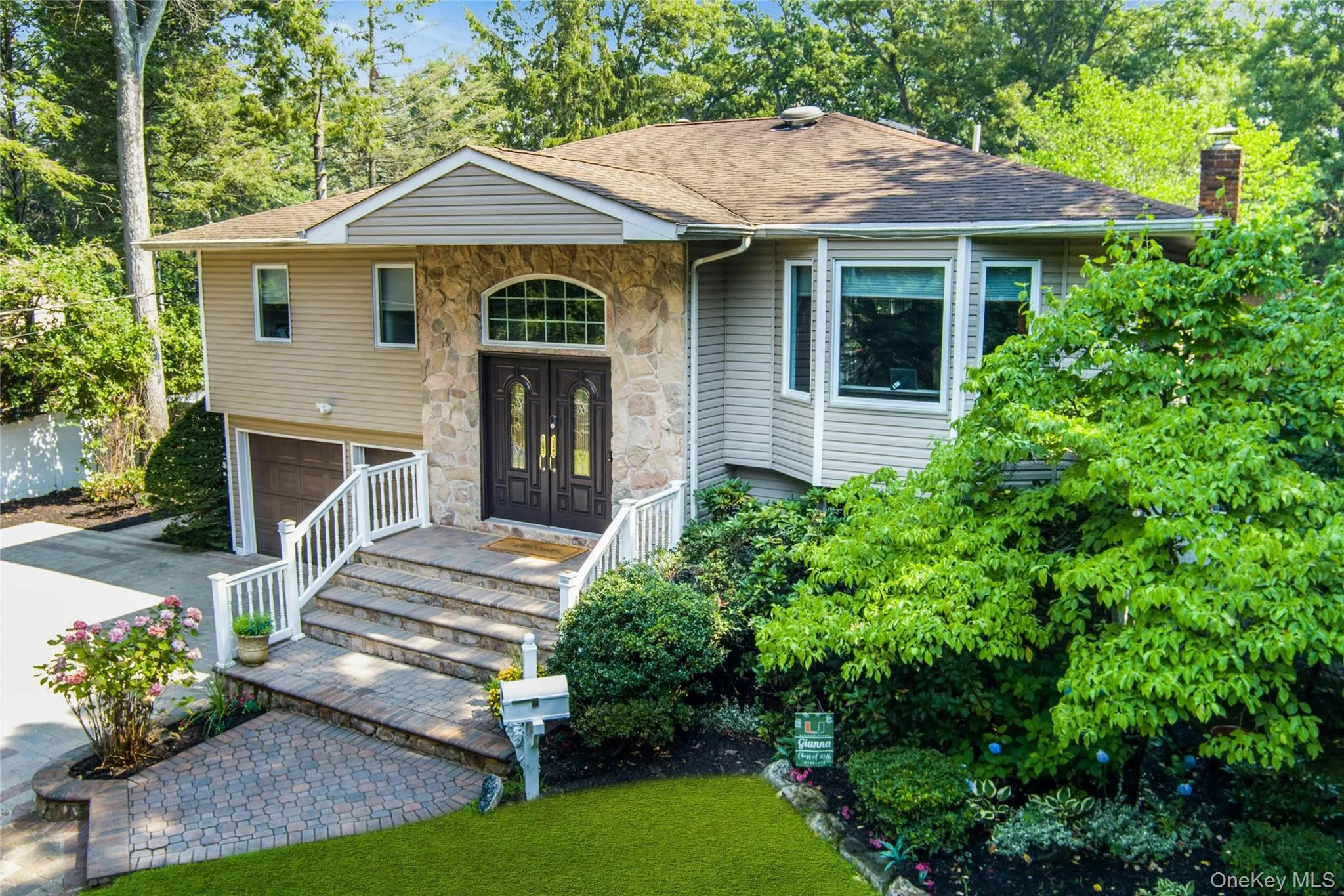 39 Kennedy Drive, Oyster Bay, NY, 7 Bedrooms Bedrooms, 14 Rooms Rooms,4 BathroomsBathrooms,Residential,For Rent,Kennedy,0,1023275 39 Kennedy Drive, Oyster Bay, NY, 7 Bedrooms Bedrooms, 14 Rooms Rooms,4 BathroomsBathrooms,Residential,For Rent,Kennedy,0,1023275