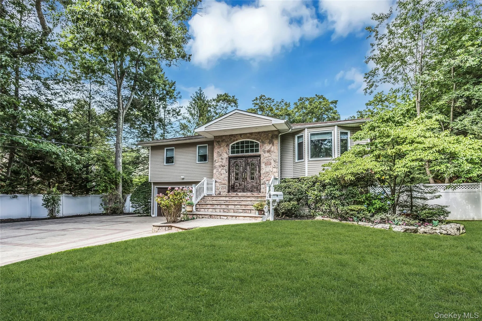 39 Kennedy Drive, Oyster Bay, NY, 7 Bedrooms Bedrooms, 14 Rooms Rooms,4 BathroomsBathrooms,Residential,For Rent,Kennedy,0,1023275 39 Kennedy Drive, Oyster Bay, NY, 7 Bedrooms Bedrooms, 14 Rooms Rooms,4 BathroomsBathrooms,Residential,For Rent,Kennedy,0,1023275
