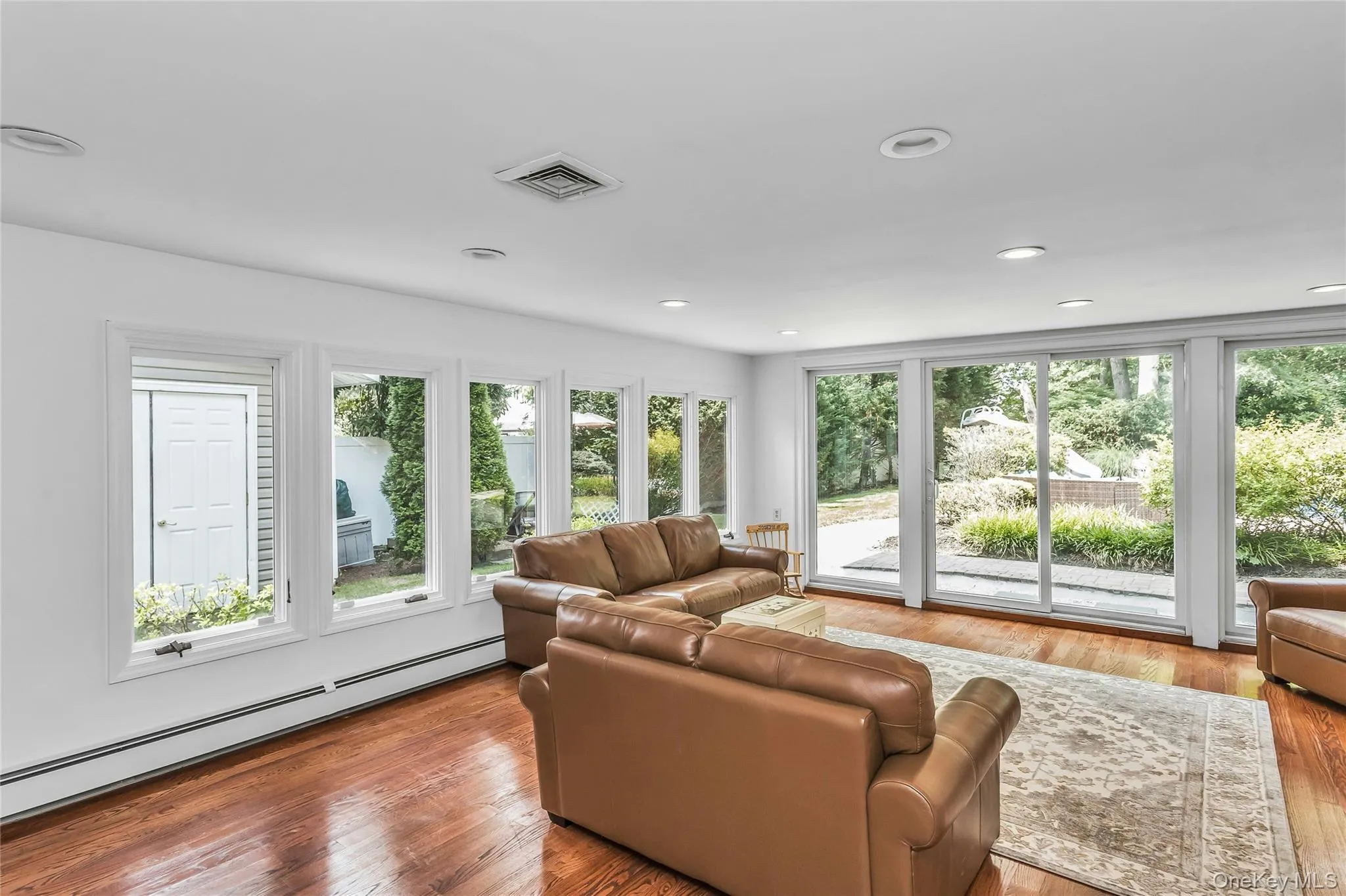 39 Kennedy Drive, Oyster Bay, NY, 7 Bedrooms Bedrooms, 14 Rooms Rooms,4 BathroomsBathrooms,Residential,For Rent,Kennedy,0,1023275 39 Kennedy Drive, Oyster Bay, NY, 7 Bedrooms Bedrooms, 14 Rooms Rooms,4 BathroomsBathrooms,Residential,For Rent,Kennedy,0,1023275