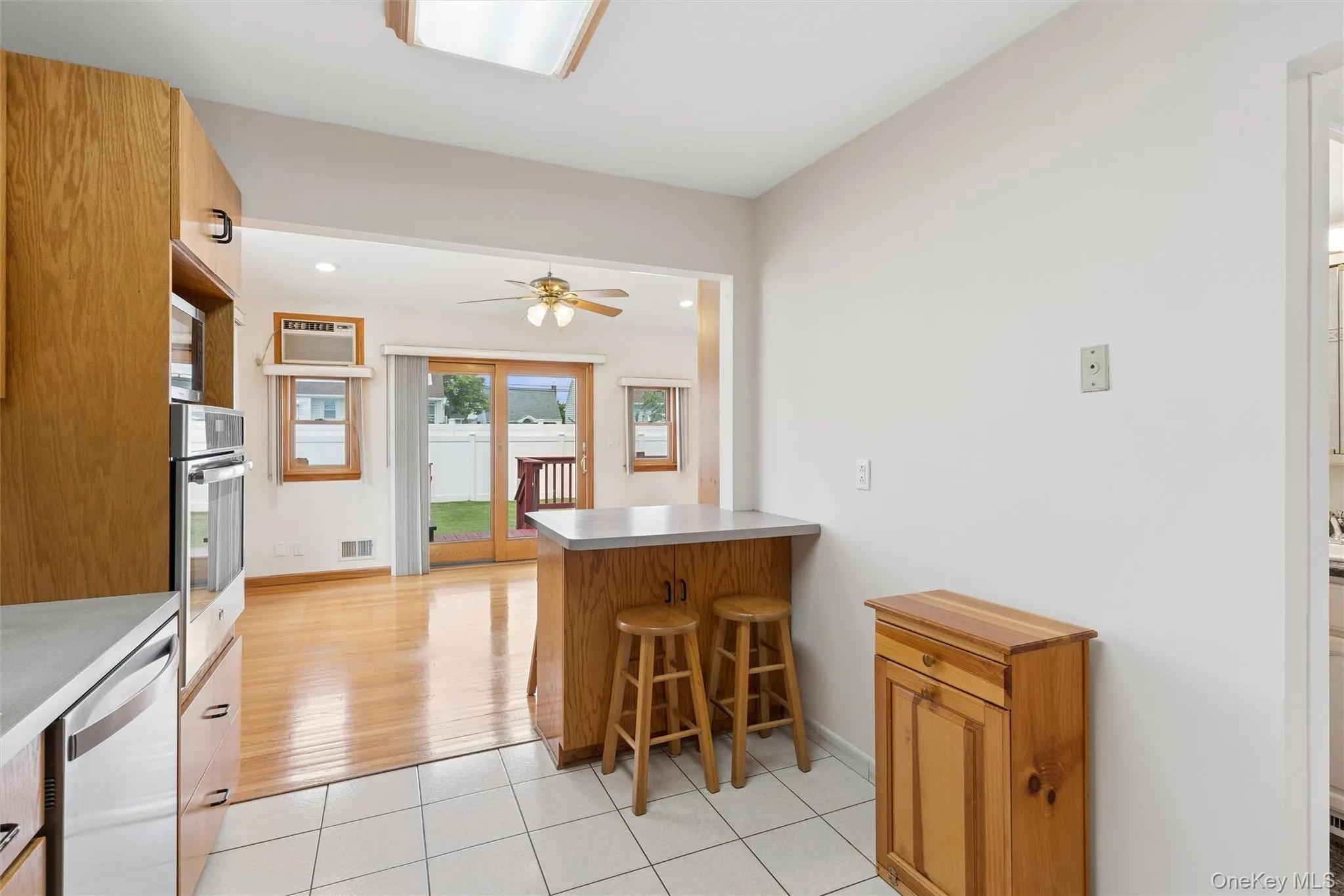 1016 Washington Avenue, North Hempstead, NY, 4 Bedrooms Bedrooms, 10 Rooms Rooms,2 BathroomsBathrooms,Residential,For Rent,Washington,0,1023276 1016 Washington Avenue, North Hempstead, NY, 4 Bedrooms Bedrooms, 10 Rooms Rooms,2 BathroomsBathrooms,Residential,For Rent,Washington,0,1023276
