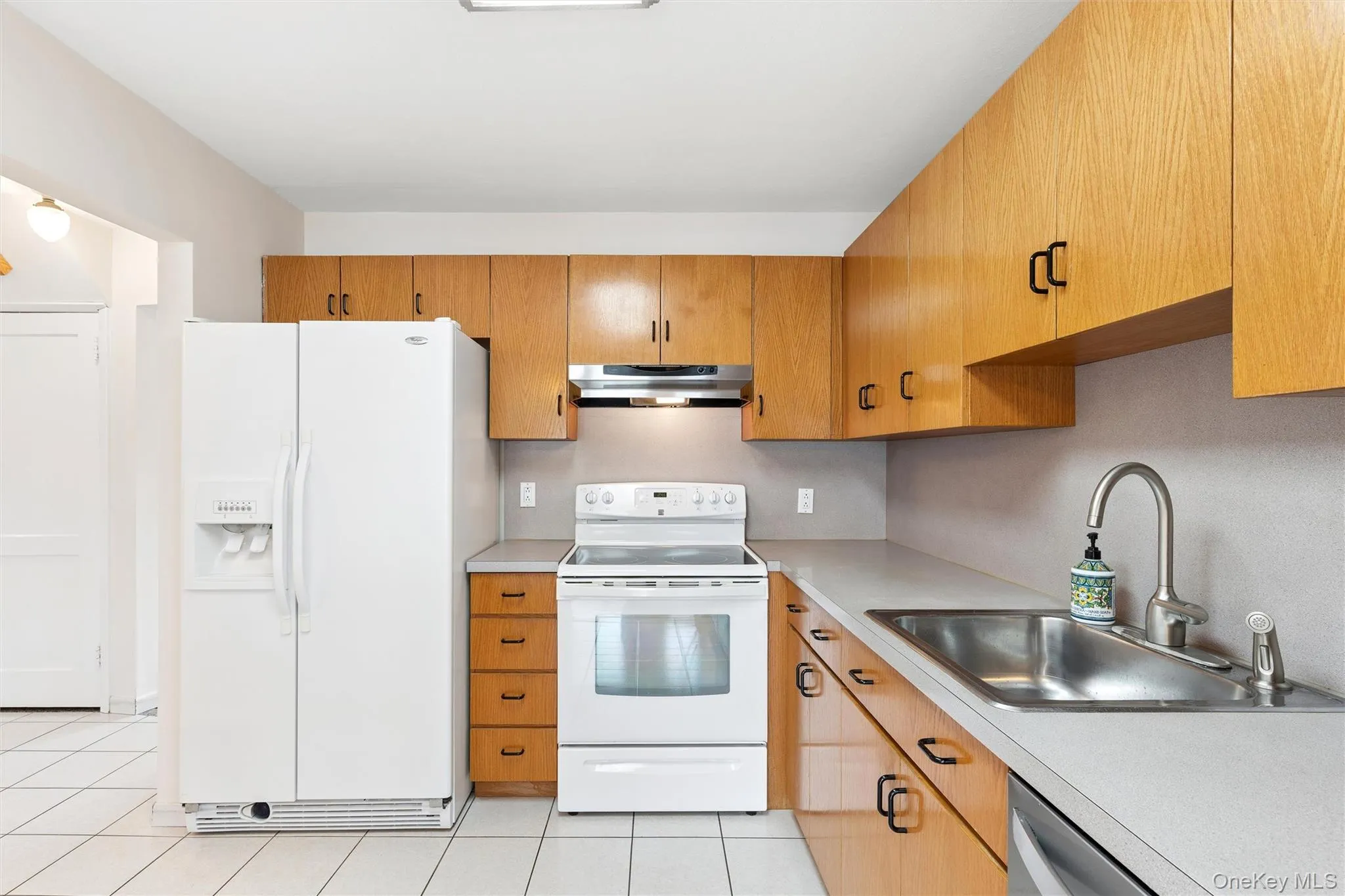 1016 Washington Avenue, North Hempstead, NY, 4 Bedrooms Bedrooms, 10 Rooms Rooms,2 BathroomsBathrooms,Residential,For Rent,Washington,0,1023276 1016 Washington Avenue, North Hempstead, NY, 4 Bedrooms Bedrooms, 10 Rooms Rooms,2 BathroomsBathrooms,Residential,For Rent,Washington,0,1023276