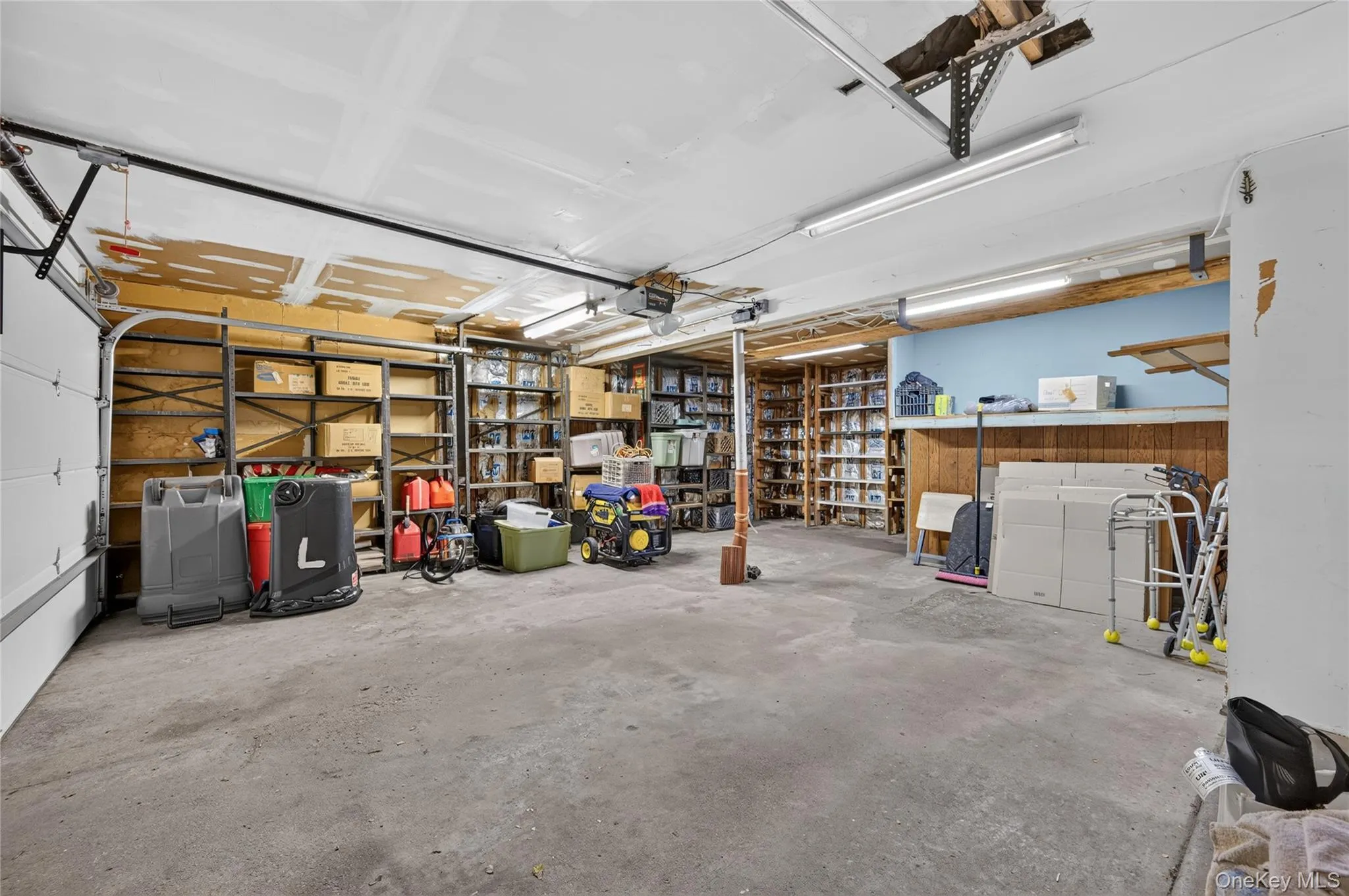 So many storage possibilities in this gigantic garage. So many storage possibilities in this gigantic garage.