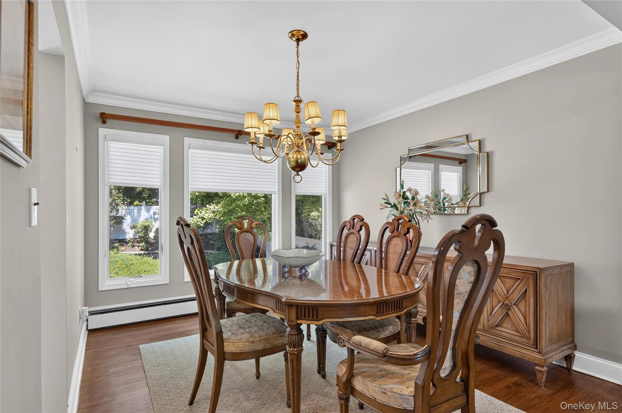 Comfortable, wide dining room. Comfortable, wide dining room.