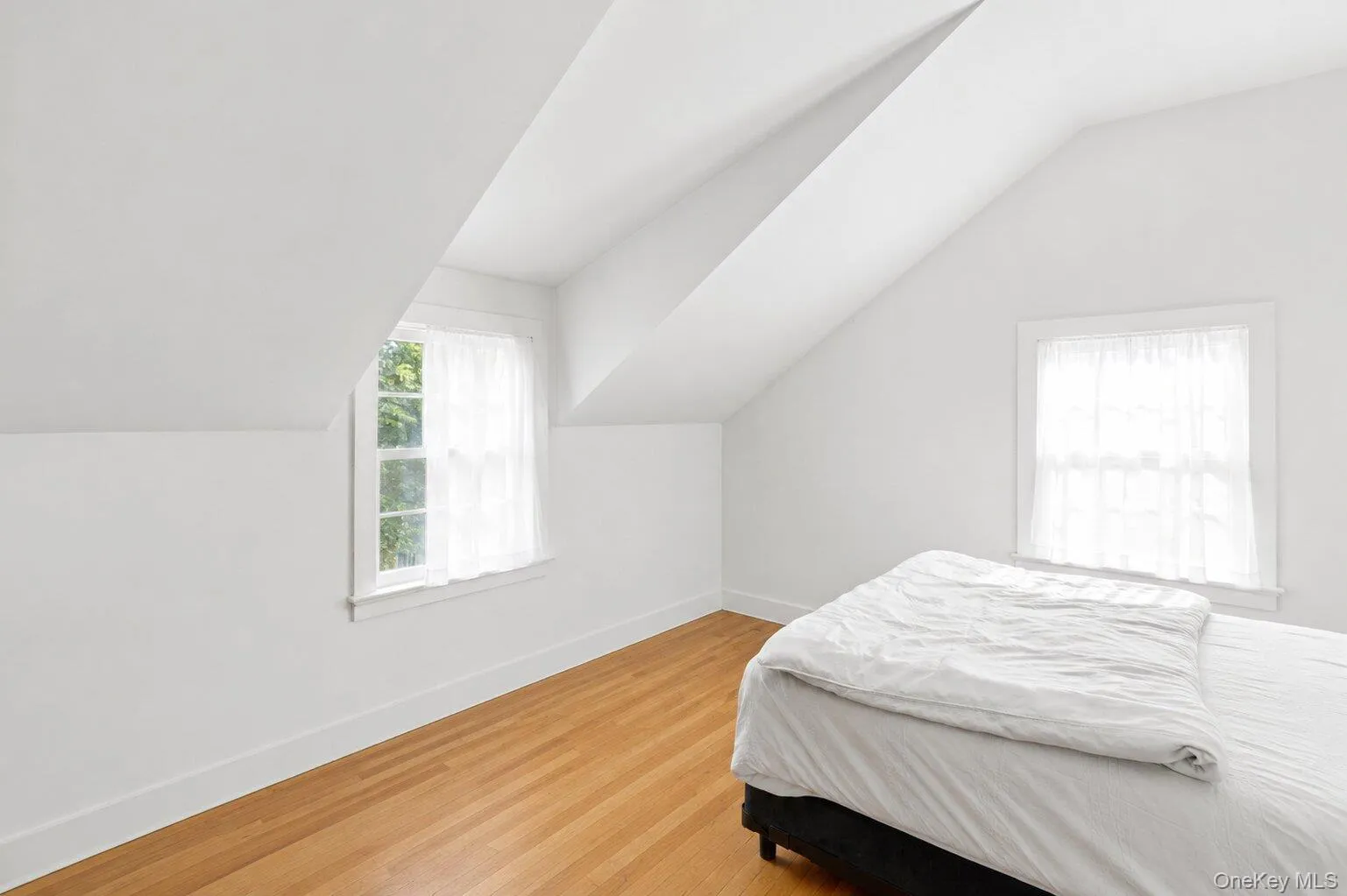 17 Baiting Hollow Road, East Hampton, NY, 3 Bedrooms Bedrooms, 8 Rooms Rooms,2 BathroomsBathrooms,Residential,For Rent,Baiting Hollow,0,1023293 17 Baiting Hollow Road, East Hampton, NY, 3 Bedrooms Bedrooms, 8 Rooms Rooms,2 BathroomsBathrooms,Residential,For Rent,Baiting Hollow,0,1023293