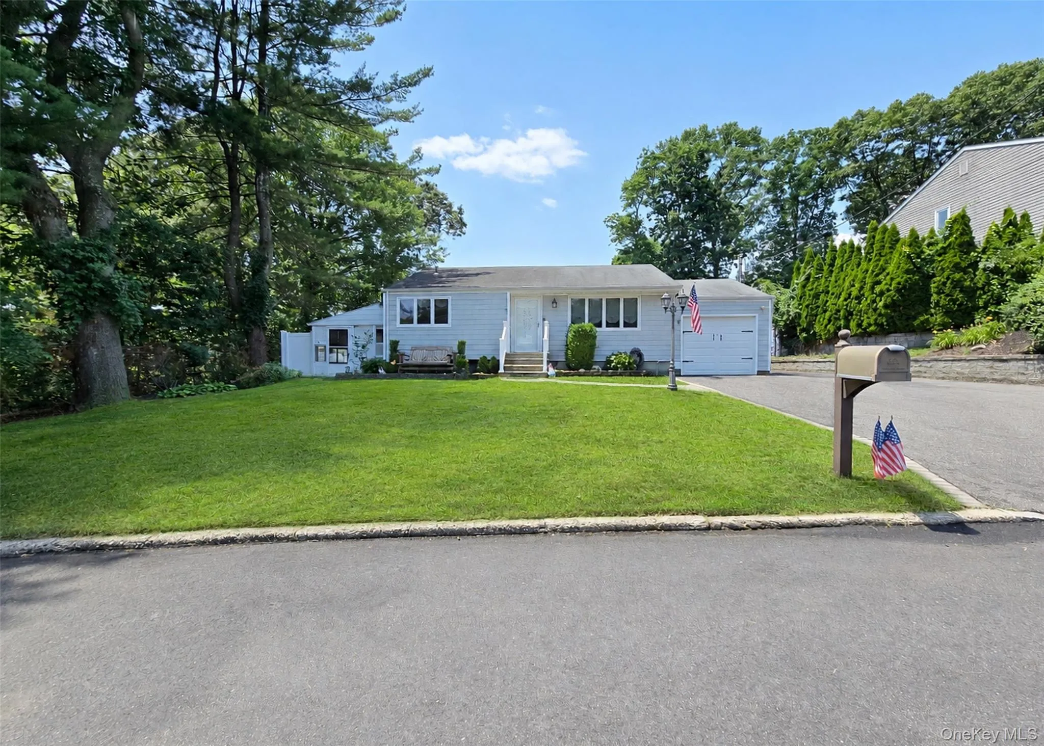 40 Sarah Drive, Brookhaven, NY, 3 Bedrooms Bedrooms, 5 Rooms Rooms,1 BathroomBathrooms,Residential,For Rent,Sarah,0,1023300 40 Sarah Drive, Brookhaven, NY, 3 Bedrooms Bedrooms, 5 Rooms Rooms,1 BathroomBathrooms,Residential,For Rent,Sarah,0,1023300