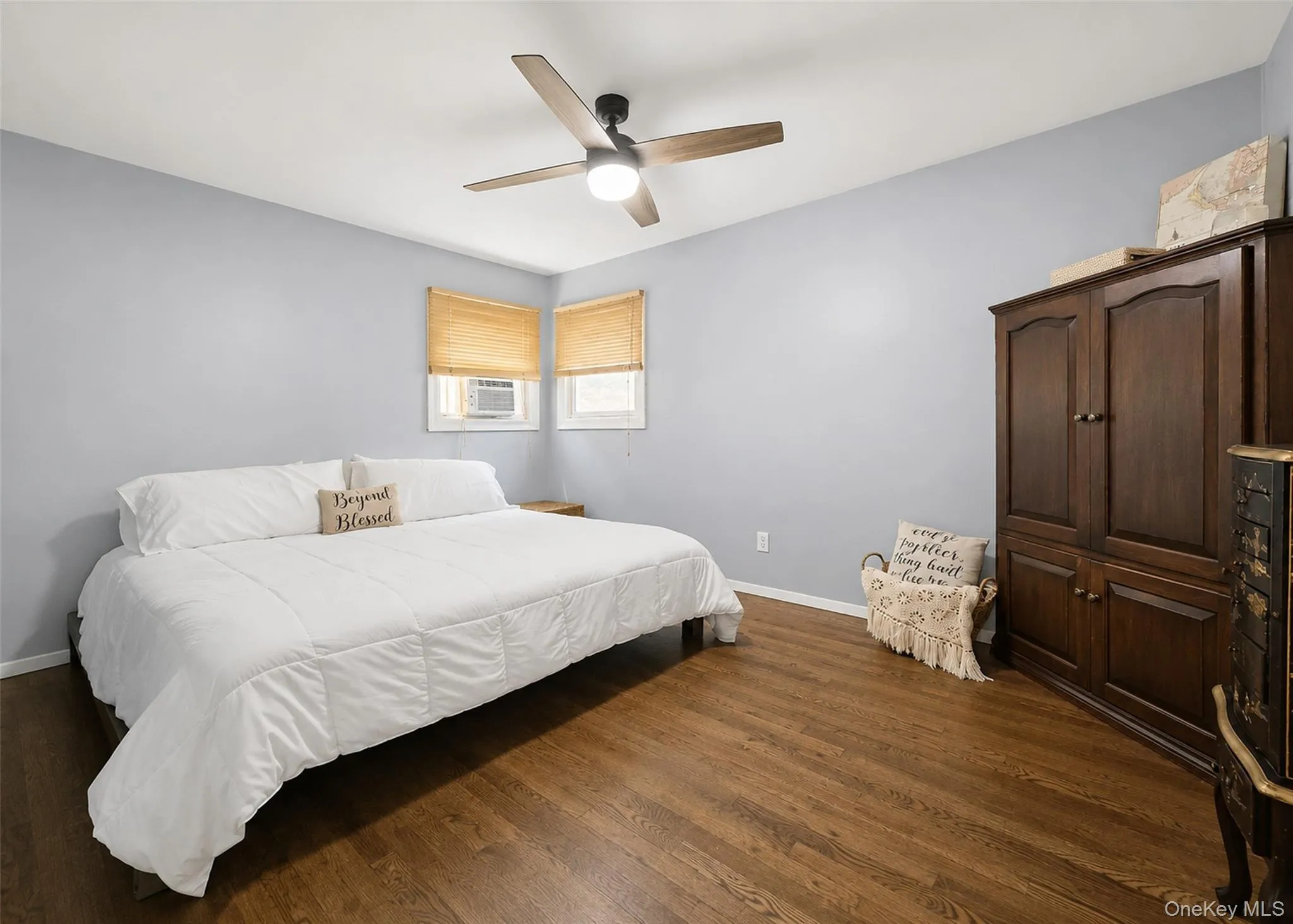 40 Sarah Drive, Brookhaven, NY, 3 Bedrooms Bedrooms, 5 Rooms Rooms,1 BathroomBathrooms,Residential,For Rent,Sarah,0,1023300 40 Sarah Drive, Brookhaven, NY, 3 Bedrooms Bedrooms, 5 Rooms Rooms,1 BathroomBathrooms,Residential,For Rent,Sarah,0,1023300