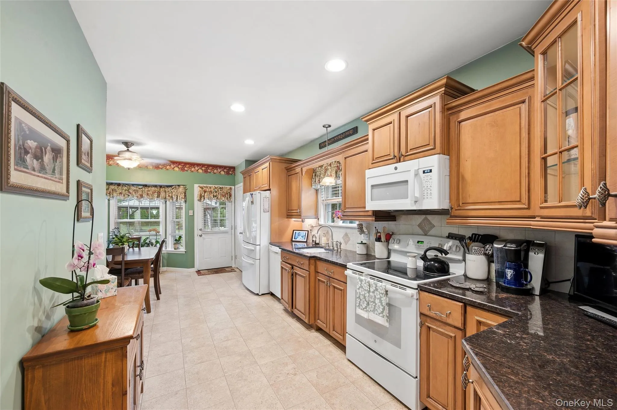 36 Champlin Street, Brookhaven, NY, 5 Bedrooms Bedrooms, 10 Rooms Rooms,2 BathroomsBathrooms,Residential,For Rent,Champlin,0,1023306 36 Champlin Street, Brookhaven, NY, 5 Bedrooms Bedrooms, 10 Rooms Rooms,2 BathroomsBathrooms,Residential,For Rent,Champlin,0,1023306
