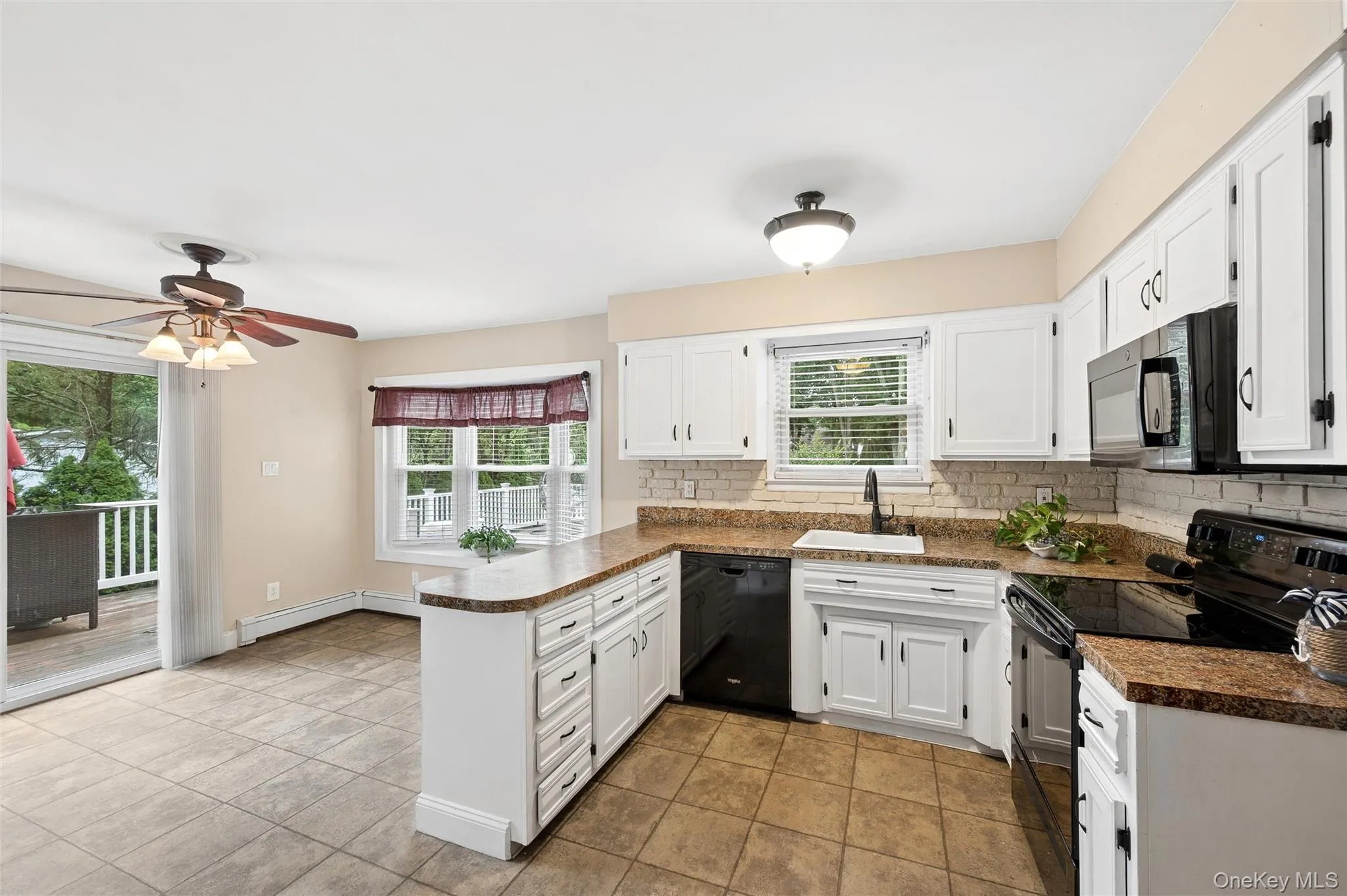 36 Champlin Street, Brookhaven, NY, 5 Bedrooms Bedrooms, 10 Rooms Rooms,2 BathroomsBathrooms,Residential,For Rent,Champlin,0,1023306 36 Champlin Street, Brookhaven, NY, 5 Bedrooms Bedrooms, 10 Rooms Rooms,2 BathroomsBathrooms,Residential,For Rent,Champlin,0,1023306