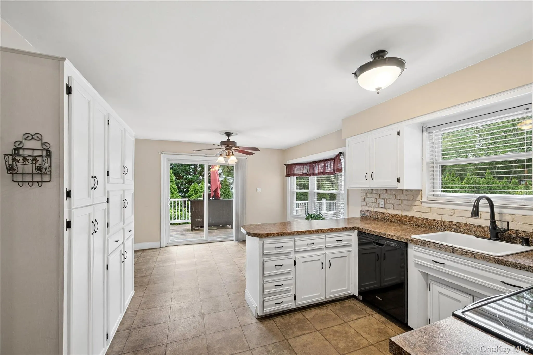 36 Champlin Street, Brookhaven, NY, 5 Bedrooms Bedrooms, 10 Rooms Rooms,2 BathroomsBathrooms,Residential,For Rent,Champlin,0,1023306 36 Champlin Street, Brookhaven, NY, 5 Bedrooms Bedrooms, 10 Rooms Rooms,2 BathroomsBathrooms,Residential,For Rent,Champlin,0,1023306