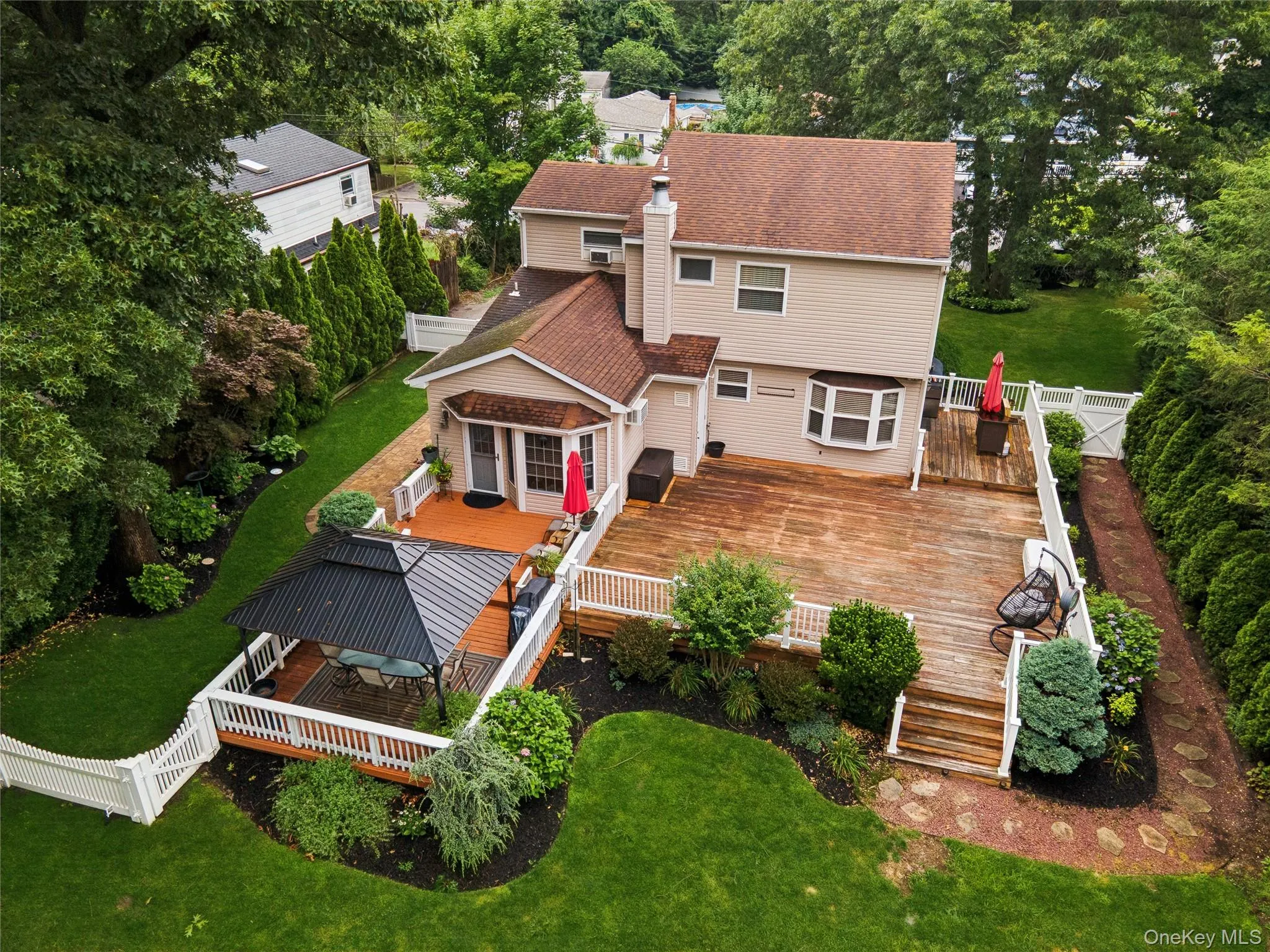 36 Champlin Street, Brookhaven, NY, 5 Bedrooms Bedrooms, 10 Rooms Rooms,2 BathroomsBathrooms,Residential,For Rent,Champlin,0,1023306 36 Champlin Street, Brookhaven, NY, 5 Bedrooms Bedrooms, 10 Rooms Rooms,2 BathroomsBathrooms,Residential,For Rent,Champlin,0,1023306