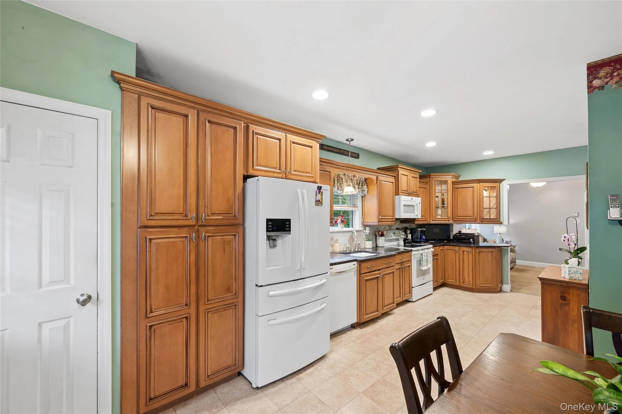 36 Champlin Street, Brookhaven, NY, 5 Bedrooms Bedrooms, 10 Rooms Rooms,2 BathroomsBathrooms,Residential,For Rent,Champlin,0,1023306 36 Champlin Street, Brookhaven, NY, 5 Bedrooms Bedrooms, 10 Rooms Rooms,2 BathroomsBathrooms,Residential,For Rent,Champlin,0,1023306