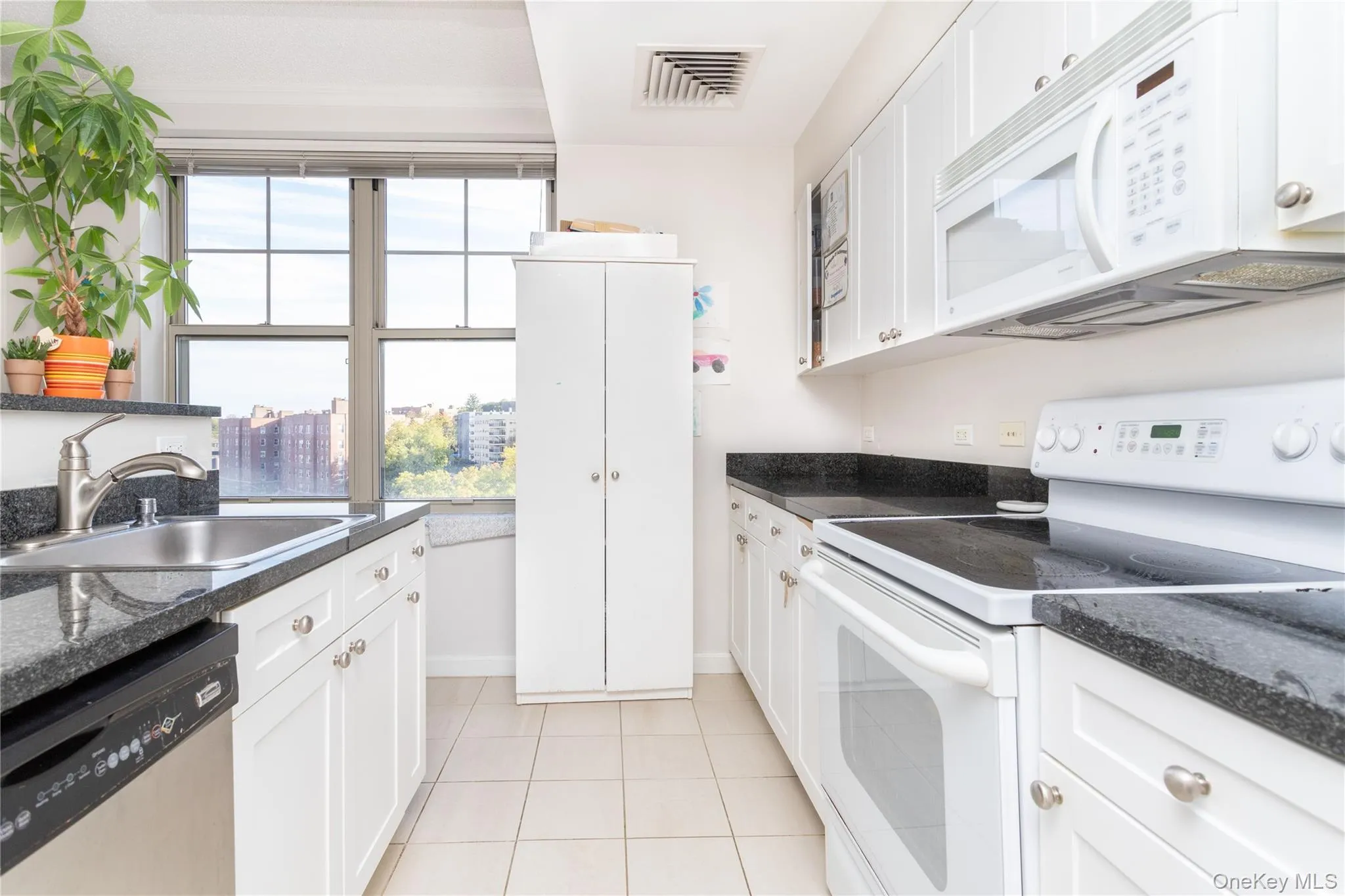 300 Mamaroneck Avenue, White Plains, NY, 2 Bedrooms Bedrooms, 3 Rooms Rooms,2 BathroomsBathrooms,Residential Lease,For Rent,Mamaroneck,0,1023312 300 Mamaroneck Avenue, White Plains, NY, 2 Bedrooms Bedrooms, 3 Rooms Rooms,2 BathroomsBathrooms,Residential Lease,For Rent,Mamaroneck,0,1023312