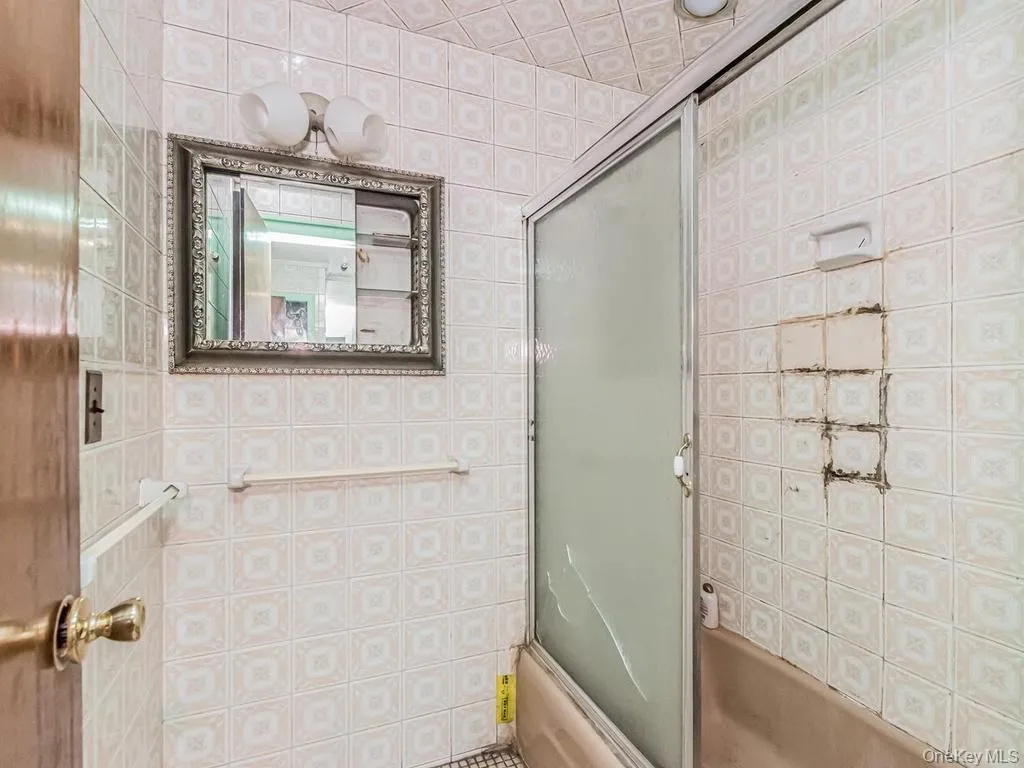 20 Saint Josephs Avenue, Yonkers, NY, 4 Bedrooms Bedrooms, 8 Rooms Rooms,2 BathroomsBathrooms,Residential,For Rent,Saint Josephs,0,1023314 20 Saint Josephs Avenue, Yonkers, NY, 4 Bedrooms Bedrooms, 8 Rooms Rooms,2 BathroomsBathrooms,Residential,For Rent,Saint Josephs,0,1023314