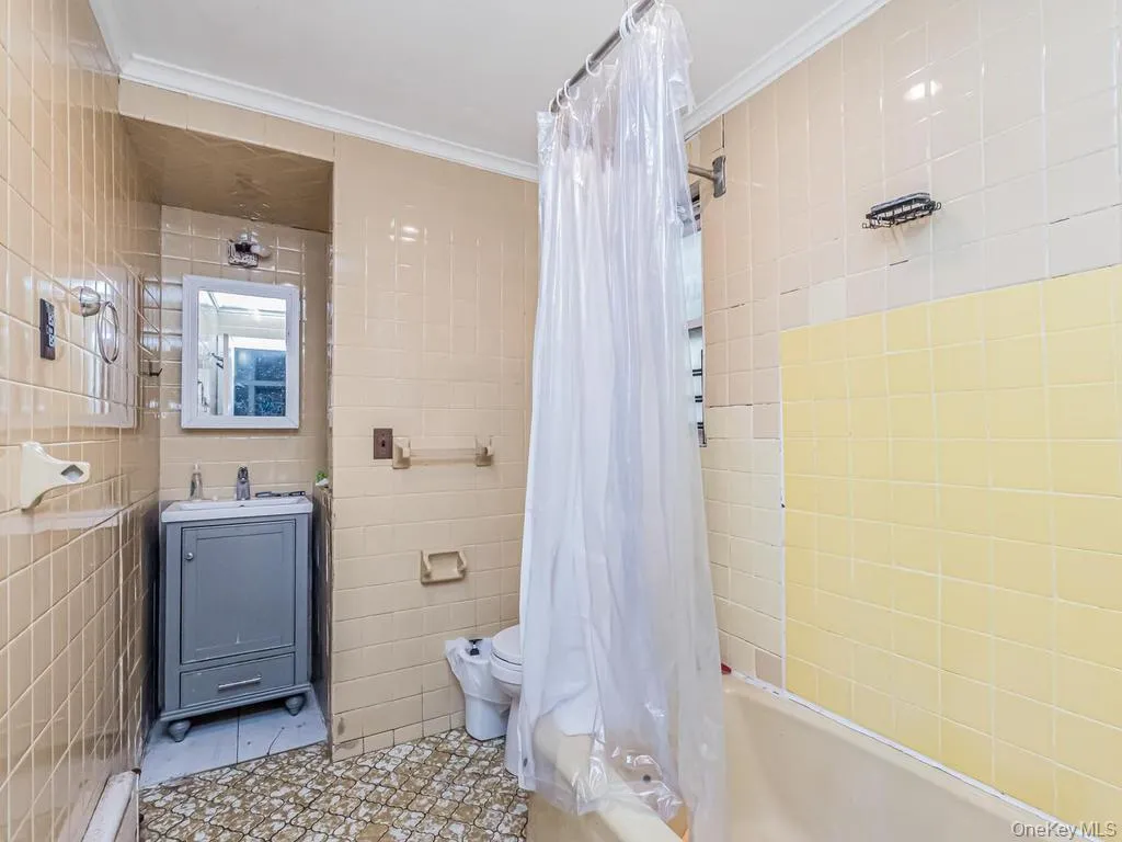 20 Saint Josephs Avenue, Yonkers, NY, 4 Bedrooms Bedrooms, 8 Rooms Rooms,2 BathroomsBathrooms,Residential,For Rent,Saint Josephs,0,1023314 20 Saint Josephs Avenue, Yonkers, NY, 4 Bedrooms Bedrooms, 8 Rooms Rooms,2 BathroomsBathrooms,Residential,For Rent,Saint Josephs,0,1023314