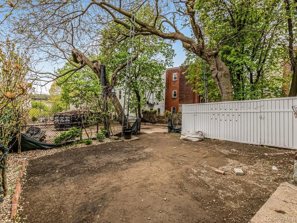 20 Saint Josephs Avenue, Yonkers, NY, 4 Bedrooms Bedrooms, 8 Rooms Rooms,2 BathroomsBathrooms,Residential,For Rent,Saint Josephs,0,1023314 20 Saint Josephs Avenue, Yonkers, NY, 4 Bedrooms Bedrooms, 8 Rooms Rooms,2 BathroomsBathrooms,Residential,For Rent,Saint Josephs,0,1023314