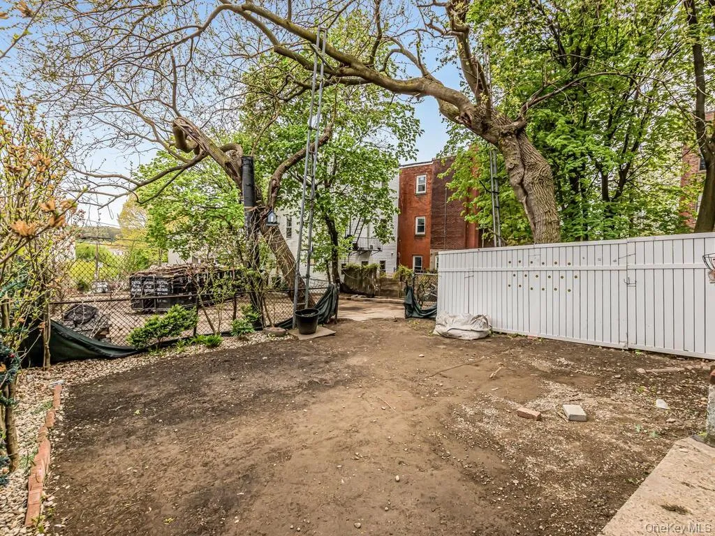 20 Saint Josephs Avenue, Yonkers, NY, 4 Bedrooms Bedrooms, 8 Rooms Rooms,2 BathroomsBathrooms,Residential,For Rent,Saint Josephs,0,1023314 20 Saint Josephs Avenue, Yonkers, NY, 4 Bedrooms Bedrooms, 8 Rooms Rooms,2 BathroomsBathrooms,Residential,For Rent,Saint Josephs,0,1023314