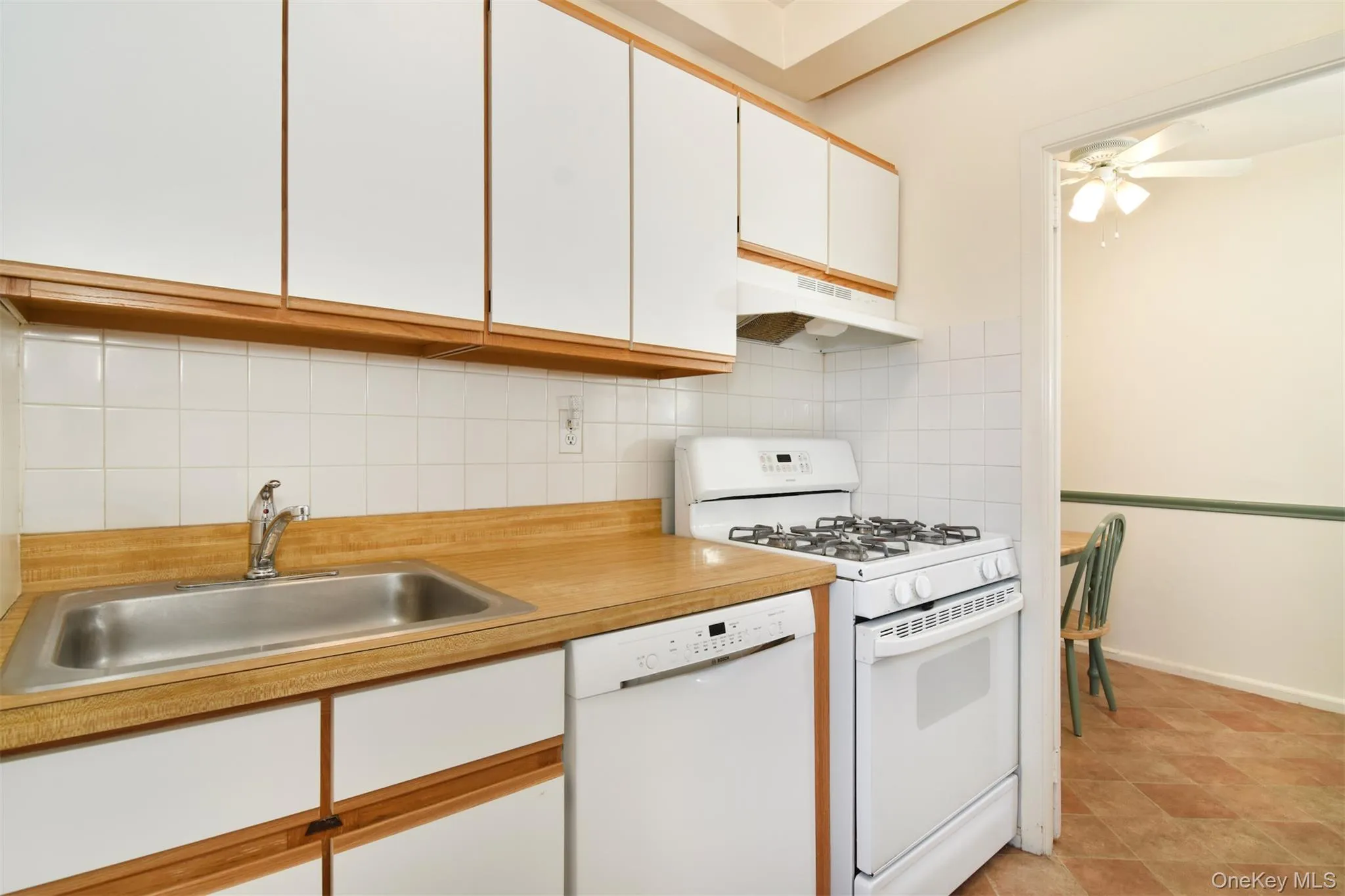 900 Palmer Road, Yonkers, NY, 2 Bedrooms Bedrooms, 5 Rooms Rooms,1 BathroomBathrooms,Residential,For Rent,Palmer,0,1023316 900 Palmer Road, Yonkers, NY, 2 Bedrooms Bedrooms, 5 Rooms Rooms,1 BathroomBathrooms,Residential,For Rent,Palmer,0,1023316