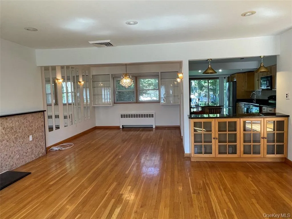 2 Stuart Drive, Oyster Bay, NY, 3 Bedrooms Bedrooms, 7 Rooms Rooms,3 BathroomsBathrooms,Residential Lease,For Rent,Stuart,0,1023319 2 Stuart Drive, Oyster Bay, NY, 3 Bedrooms Bedrooms, 7 Rooms Rooms,3 BathroomsBathrooms,Residential Lease,For Rent,Stuart,0,1023319