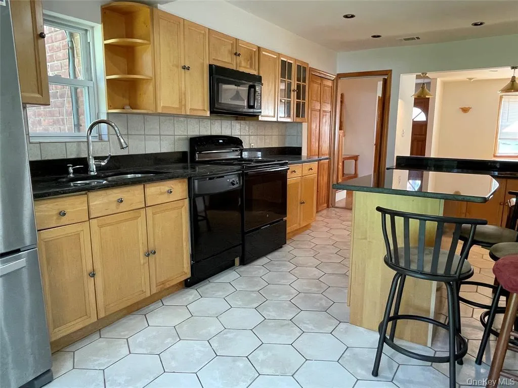 2 Stuart Drive, Oyster Bay, NY, 3 Bedrooms Bedrooms, 7 Rooms Rooms,3 BathroomsBathrooms,Residential Lease,For Rent,Stuart,0,1023319 2 Stuart Drive, Oyster Bay, NY, 3 Bedrooms Bedrooms, 7 Rooms Rooms,3 BathroomsBathrooms,Residential Lease,For Rent,Stuart,0,1023319