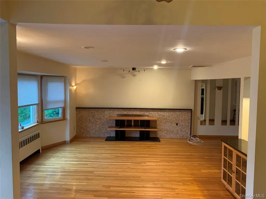2 Stuart Drive, Oyster Bay, NY, 3 Bedrooms Bedrooms, 7 Rooms Rooms,3 BathroomsBathrooms,Residential Lease,For Rent,Stuart,0,1023319 2 Stuart Drive, Oyster Bay, NY, 3 Bedrooms Bedrooms, 7 Rooms Rooms,3 BathroomsBathrooms,Residential Lease,For Rent,Stuart,0,1023319