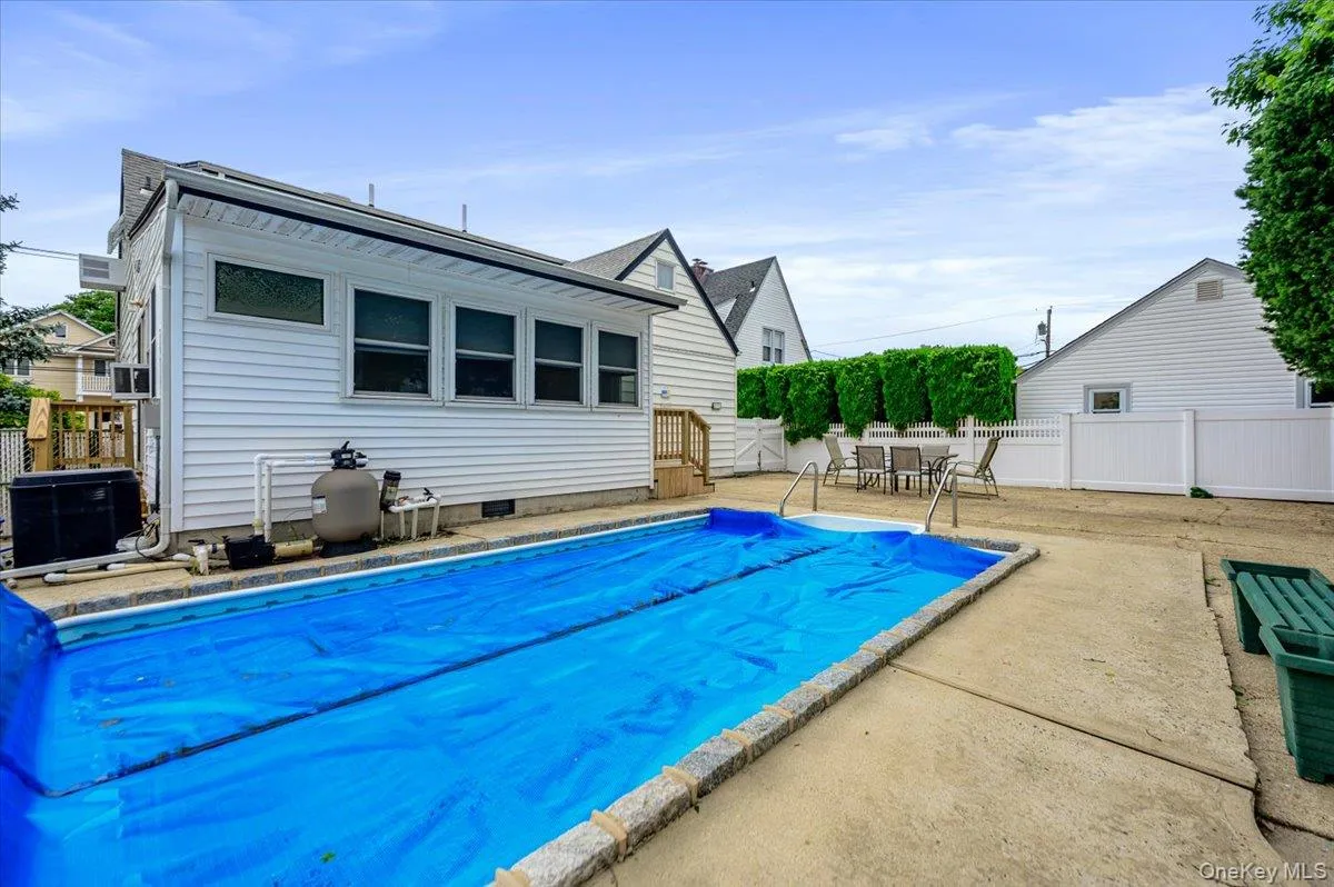Approximately 14 X 25 and Heated! Approximately 14 X 25 and Heated!
