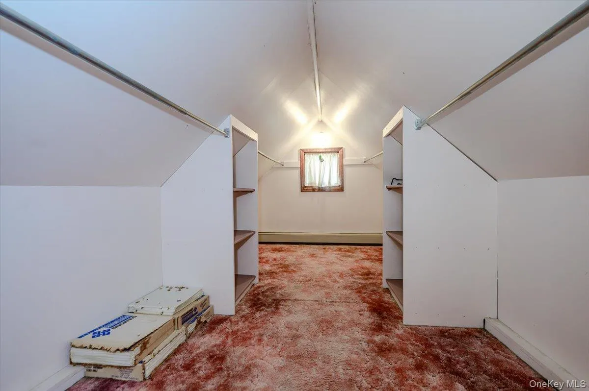 This "Bonus Room" can be used as a primary walk in closet, office, nursery........ This "Bonus Room" can be used as a primary walk in closet, office, nursery........