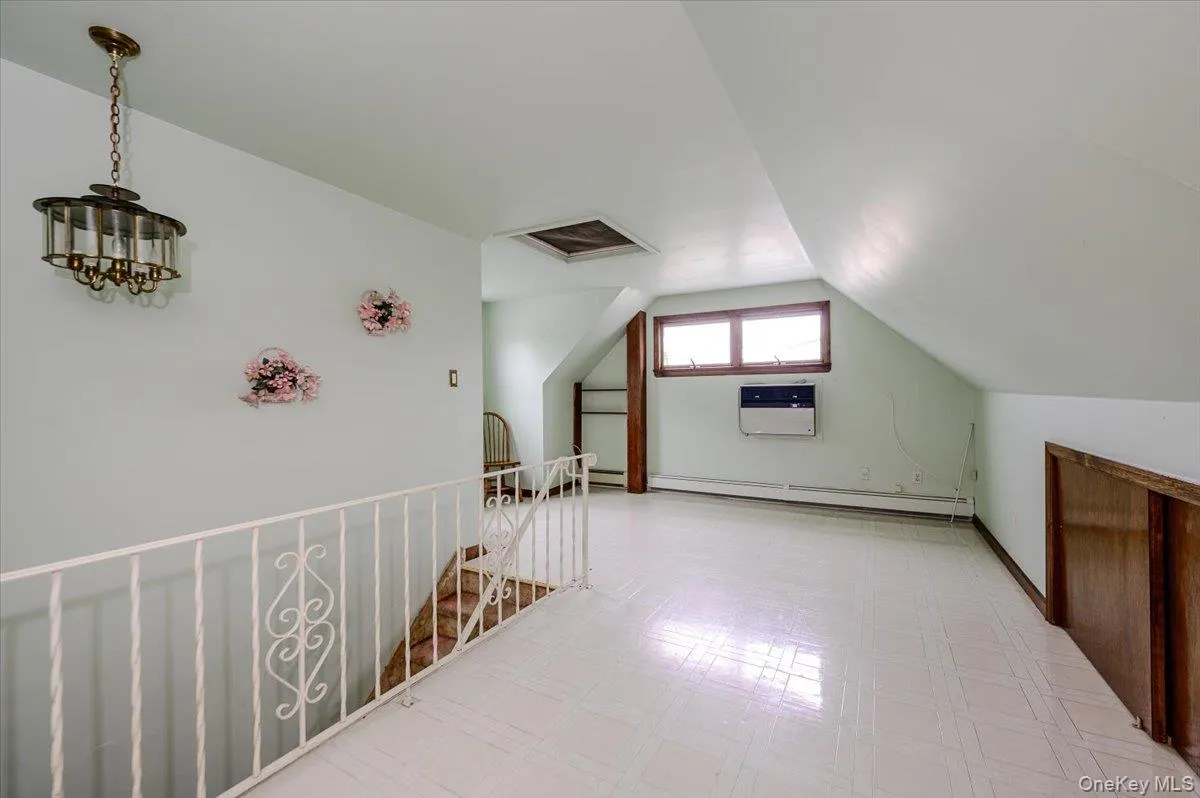 Entire top floor is a Primary Suite Entire top floor is a Primary Suite