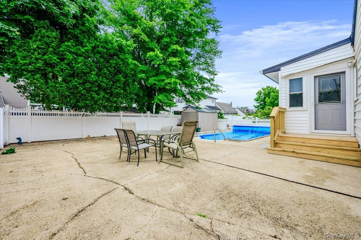 1815 Meadowbrook Road, Hempstead, NY, 3 Bedrooms Bedrooms, 8 Rooms Rooms,2 BathroomsBathrooms,Residential,For Rent,Meadowbrook,0,1023322 1815 Meadowbrook Road, Hempstead, NY, 3 Bedrooms Bedrooms, 8 Rooms Rooms,2 BathroomsBathrooms,Residential,For Rent,Meadowbrook,0,1023322