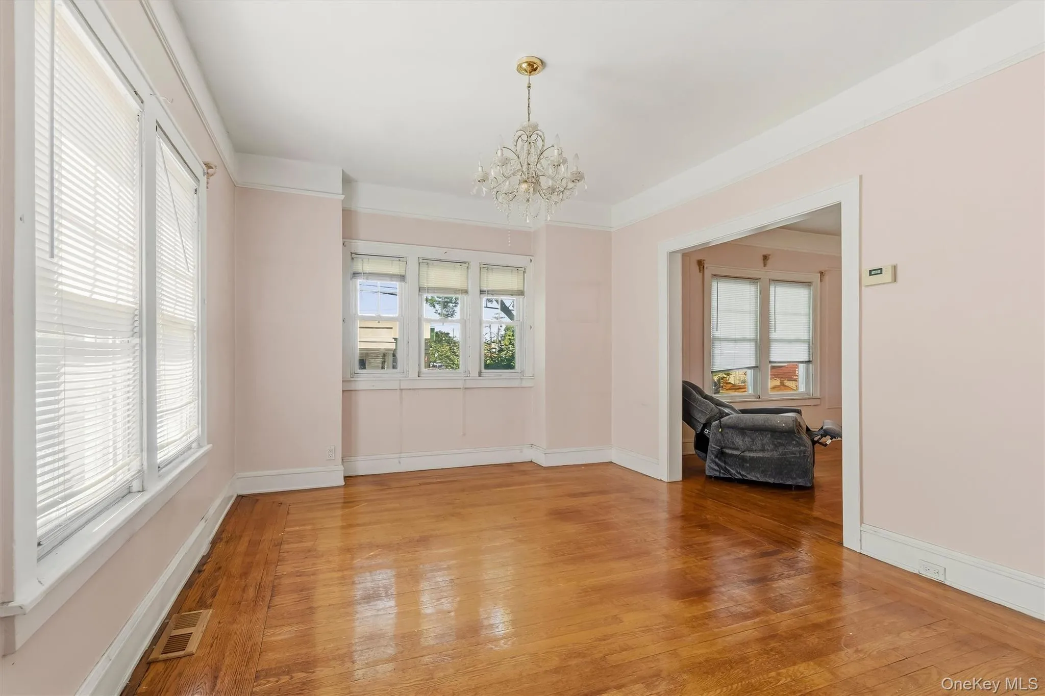 2950 Randall Avenue, New York, NY, 3 Bedrooms Bedrooms, 6 Rooms Rooms,1 BathroomBathrooms,Residential,For Rent,Randall,0,1023326 2950 Randall Avenue, New York, NY, 3 Bedrooms Bedrooms, 6 Rooms Rooms,1 BathroomBathrooms,Residential,For Rent,Randall,0,1023326