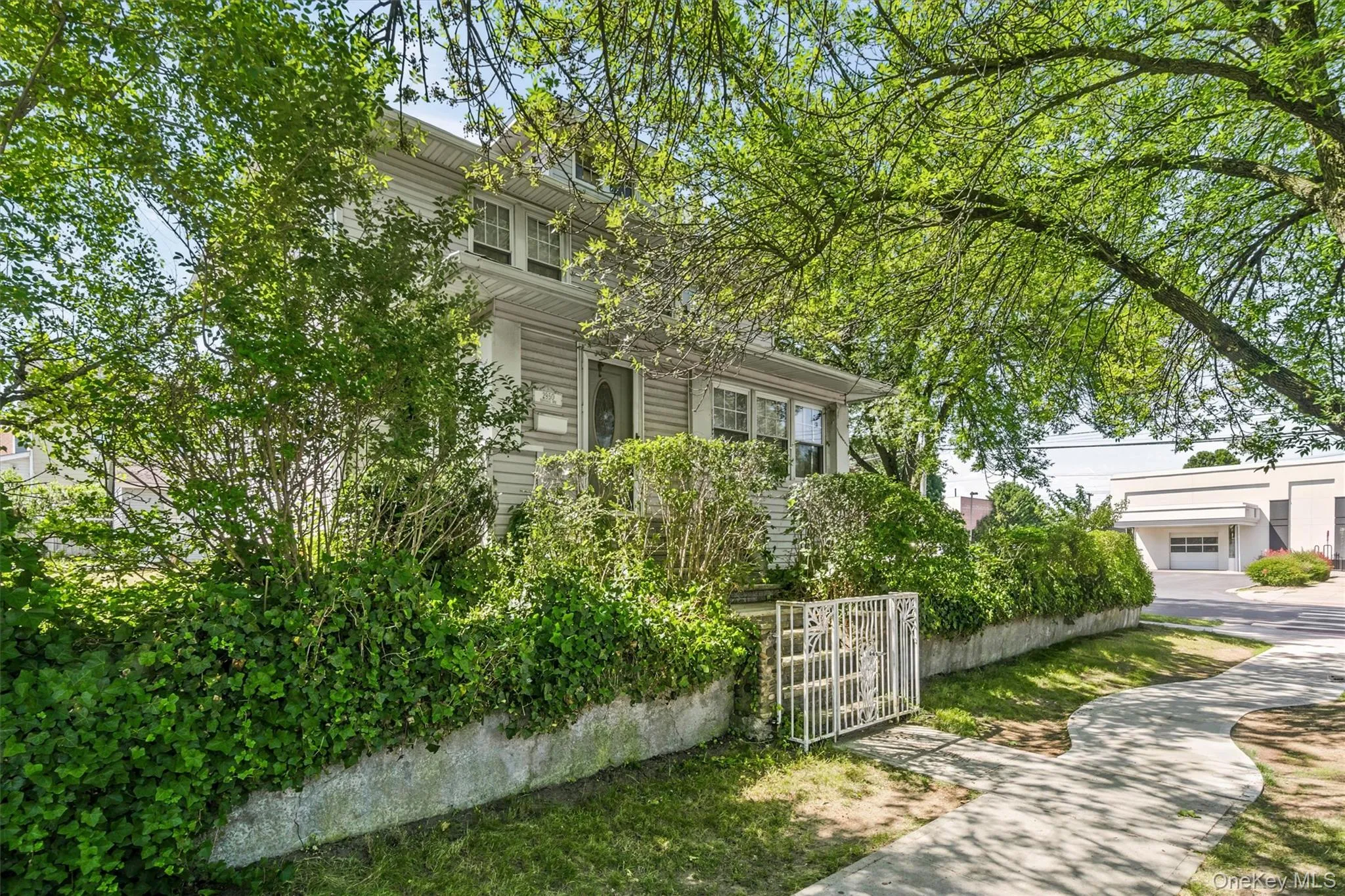 2950 Randall Avenue, New York, NY, 3 Bedrooms Bedrooms, 6 Rooms Rooms,1 BathroomBathrooms,Residential,For Rent,Randall,0,1023326 2950 Randall Avenue, New York, NY, 3 Bedrooms Bedrooms, 6 Rooms Rooms,1 BathroomBathrooms,Residential,For Rent,Randall,0,1023326