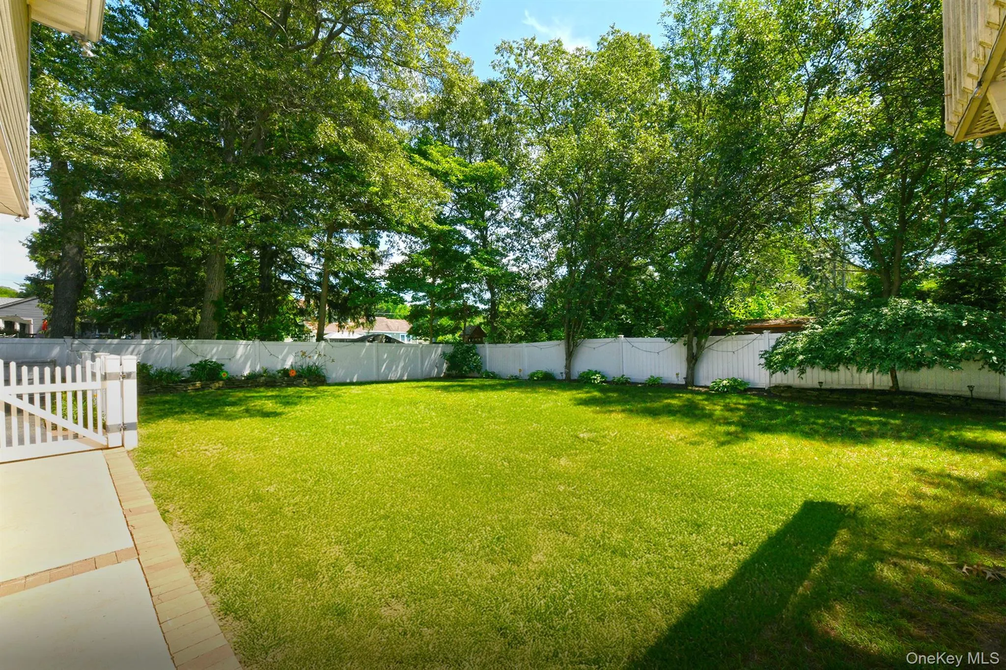 97 Elk Street, Huntington, NY, 4 Bedrooms Bedrooms, 10 Rooms Rooms,3 BathroomsBathrooms,Residential,For Rent,Elk,0,1023338 97 Elk Street, Huntington, NY, 4 Bedrooms Bedrooms, 10 Rooms Rooms,3 BathroomsBathrooms,Residential,For Rent,Elk,0,1023338